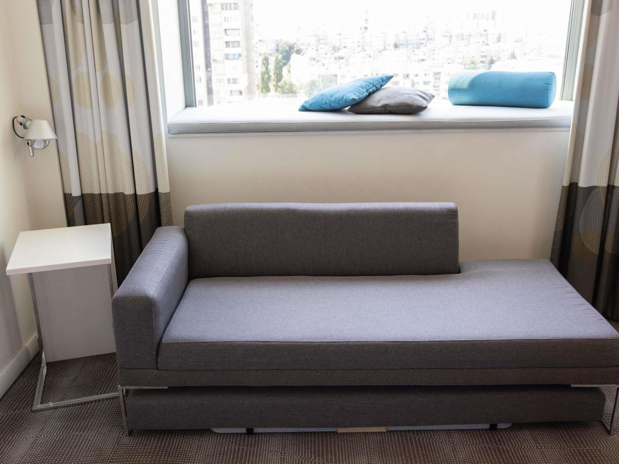 Mountain View Room Sofa Bed