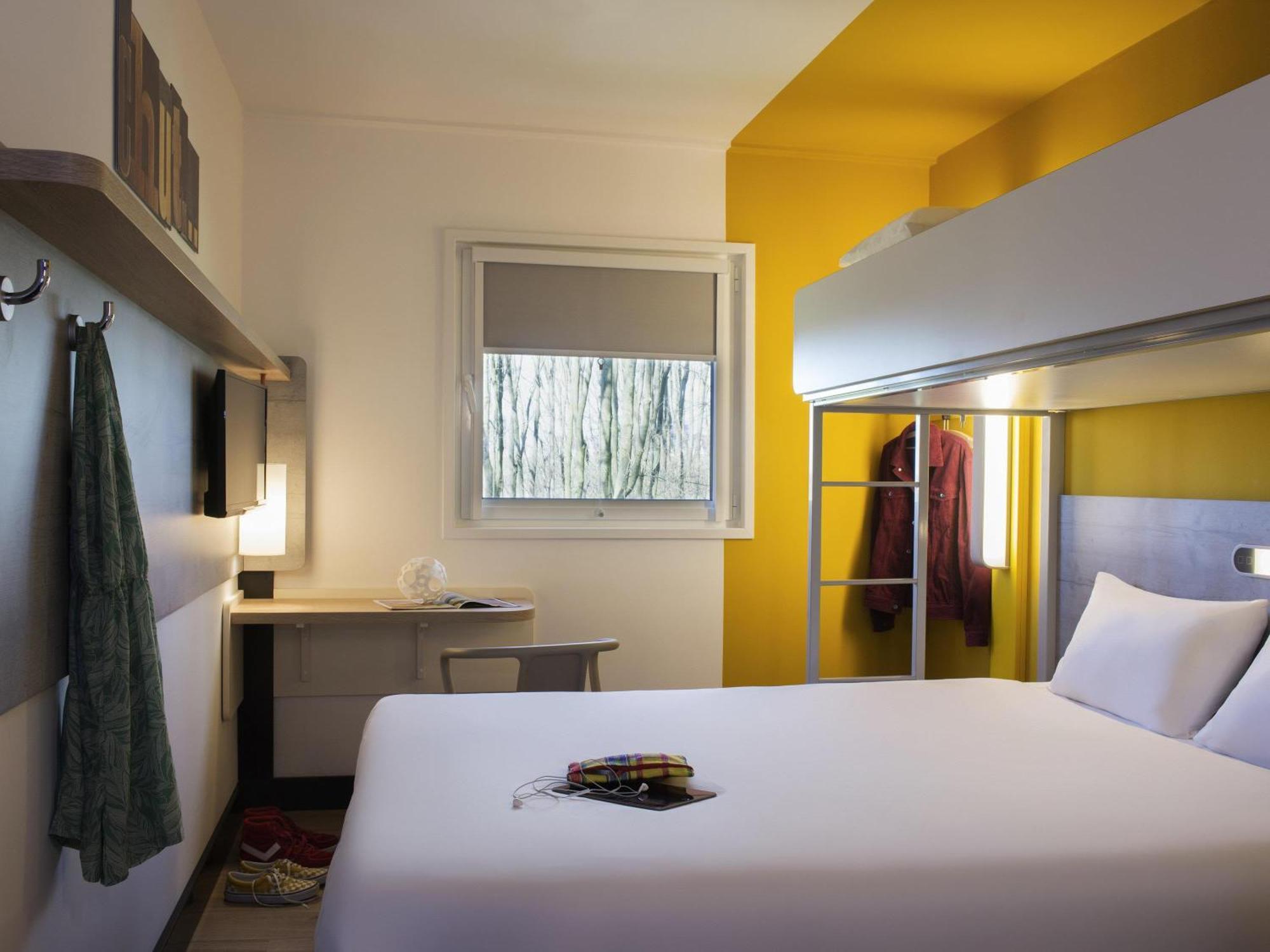 Standard Room One Double Bed One Bunk Bed,1771818916:JPEG