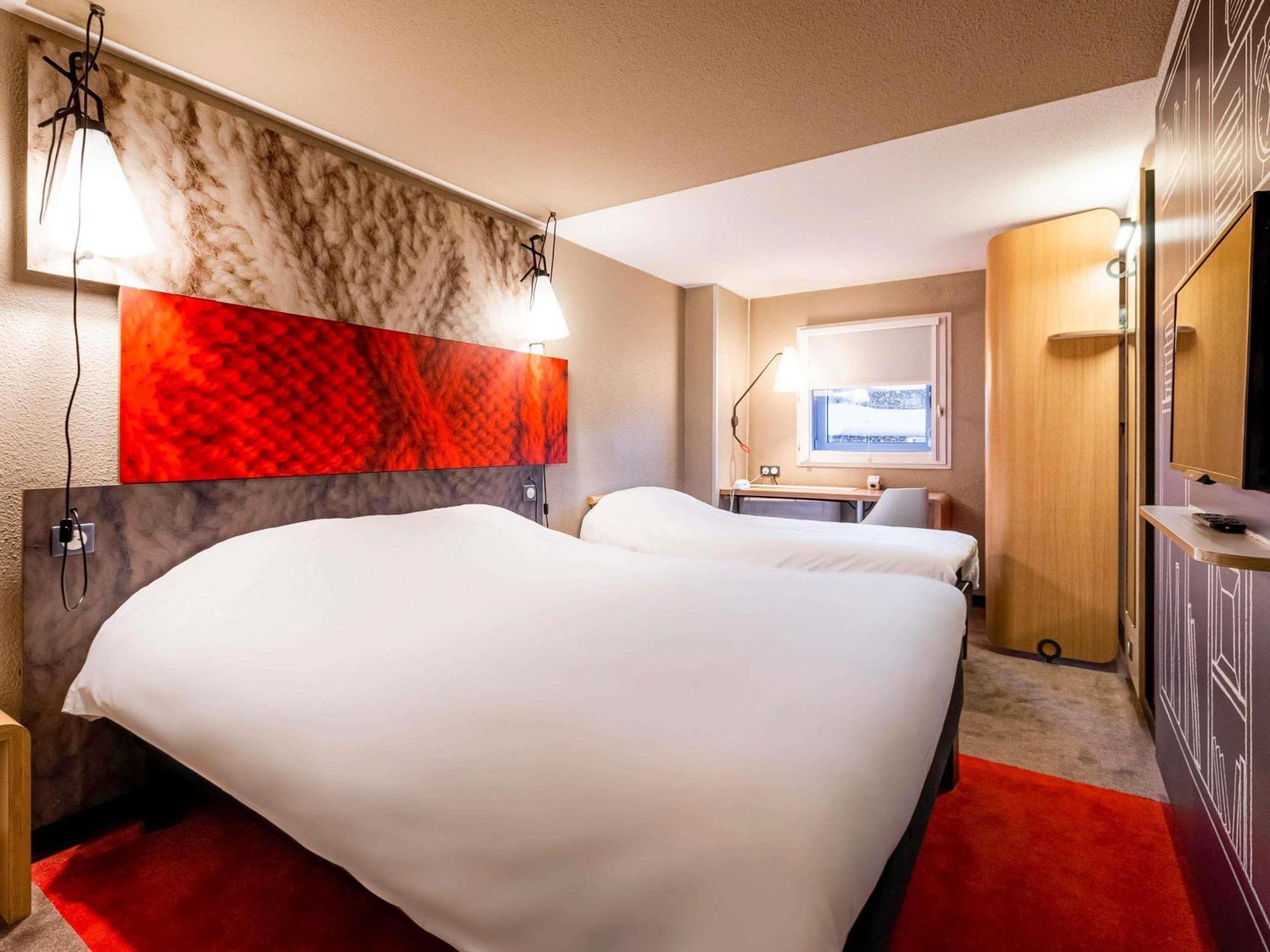 Standard Double Room One Double One Single Bed Non-Smoking,1770927615:JPEG