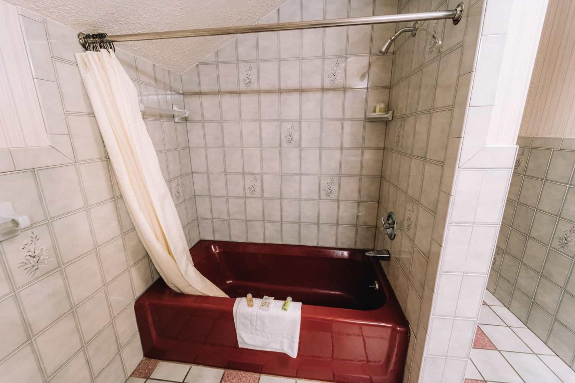 Deluxe Suite Spa Bath
