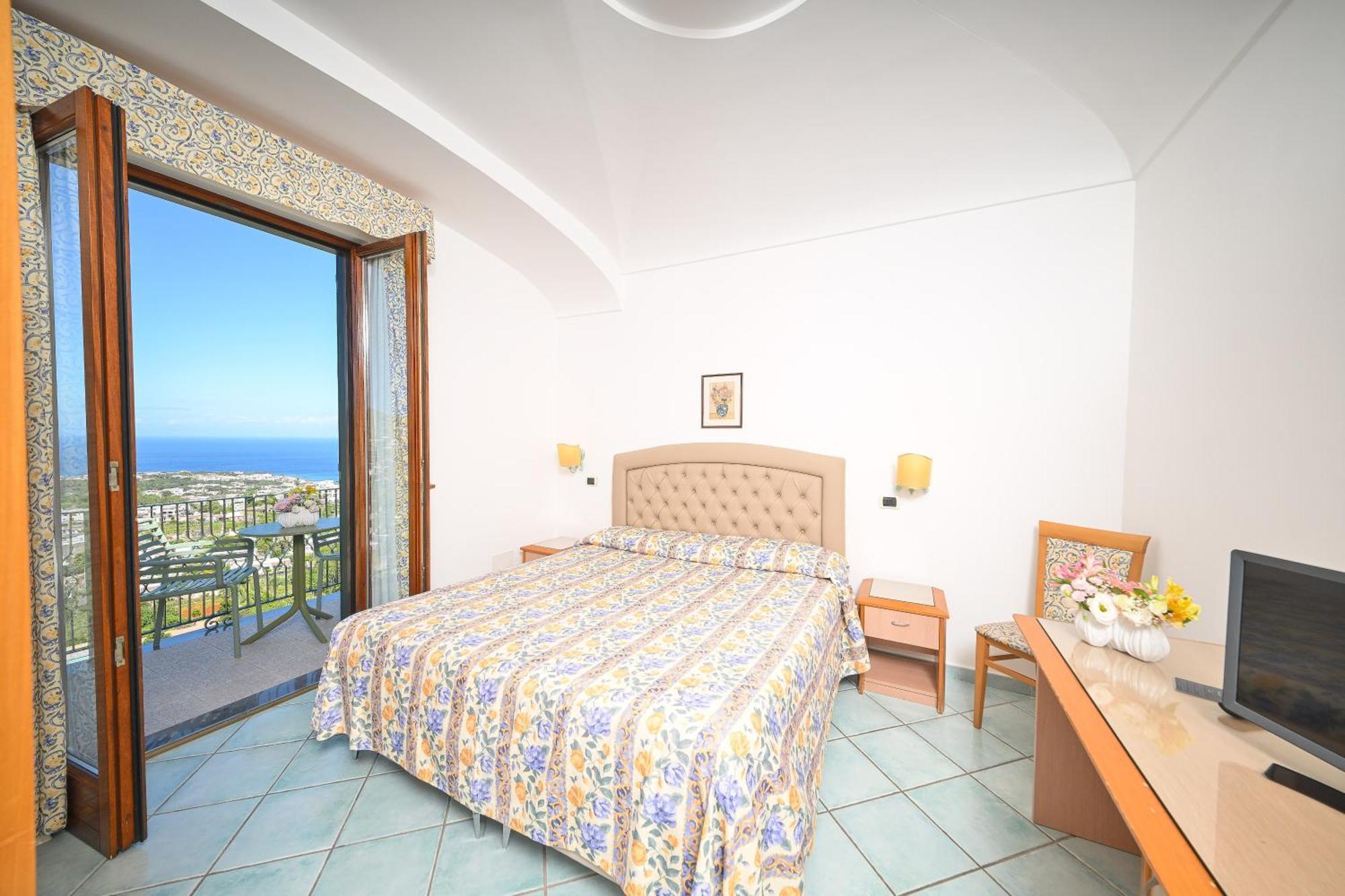 Double or Twin Room Sea View