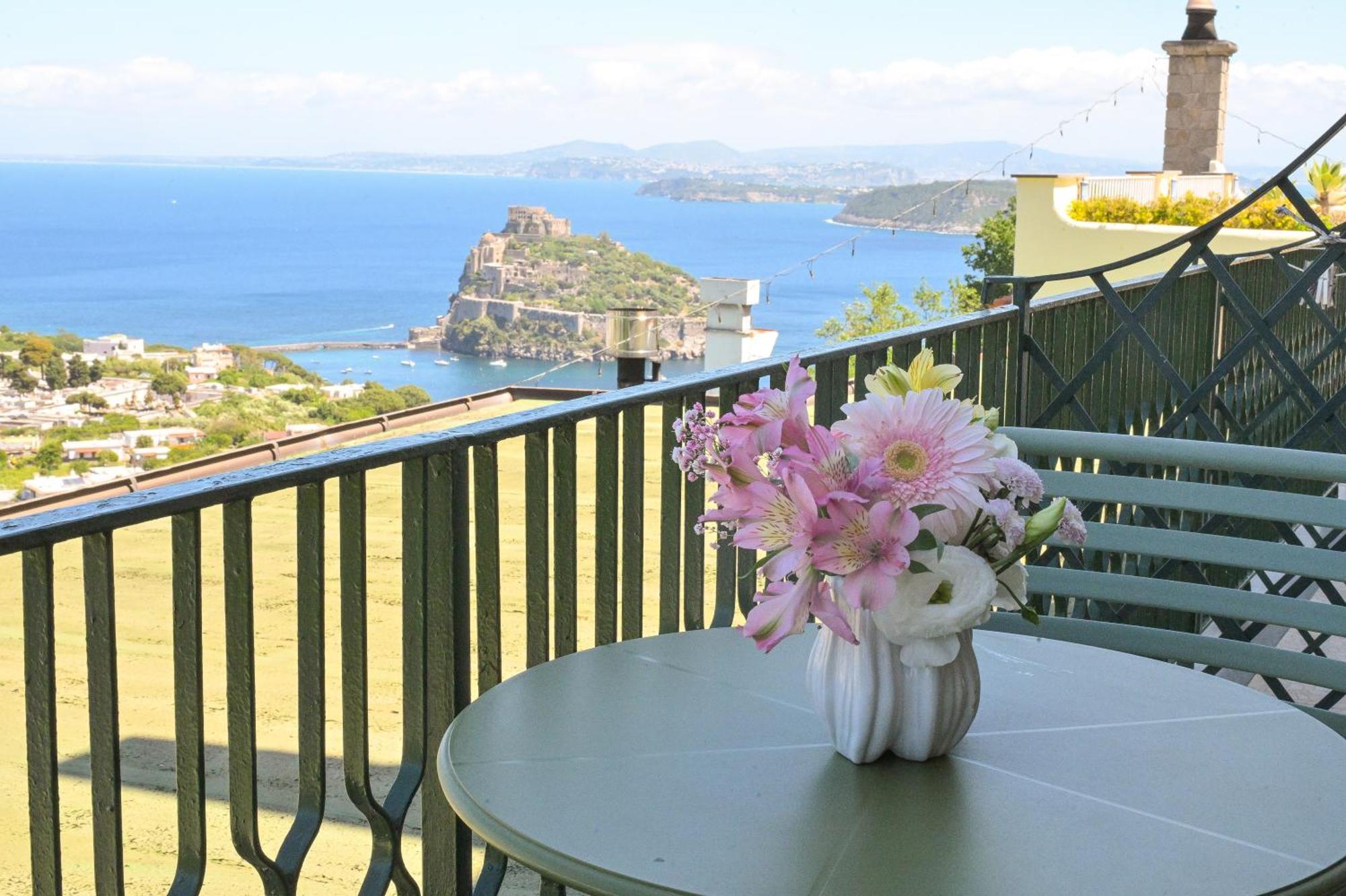Double or Twin Room Sea View