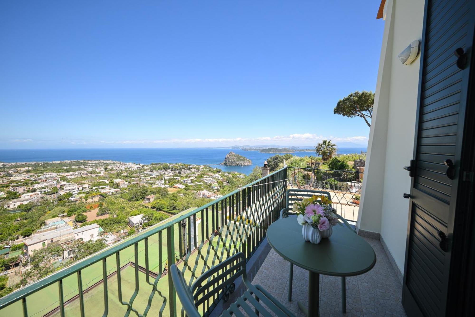Double or Twin Room Sea View