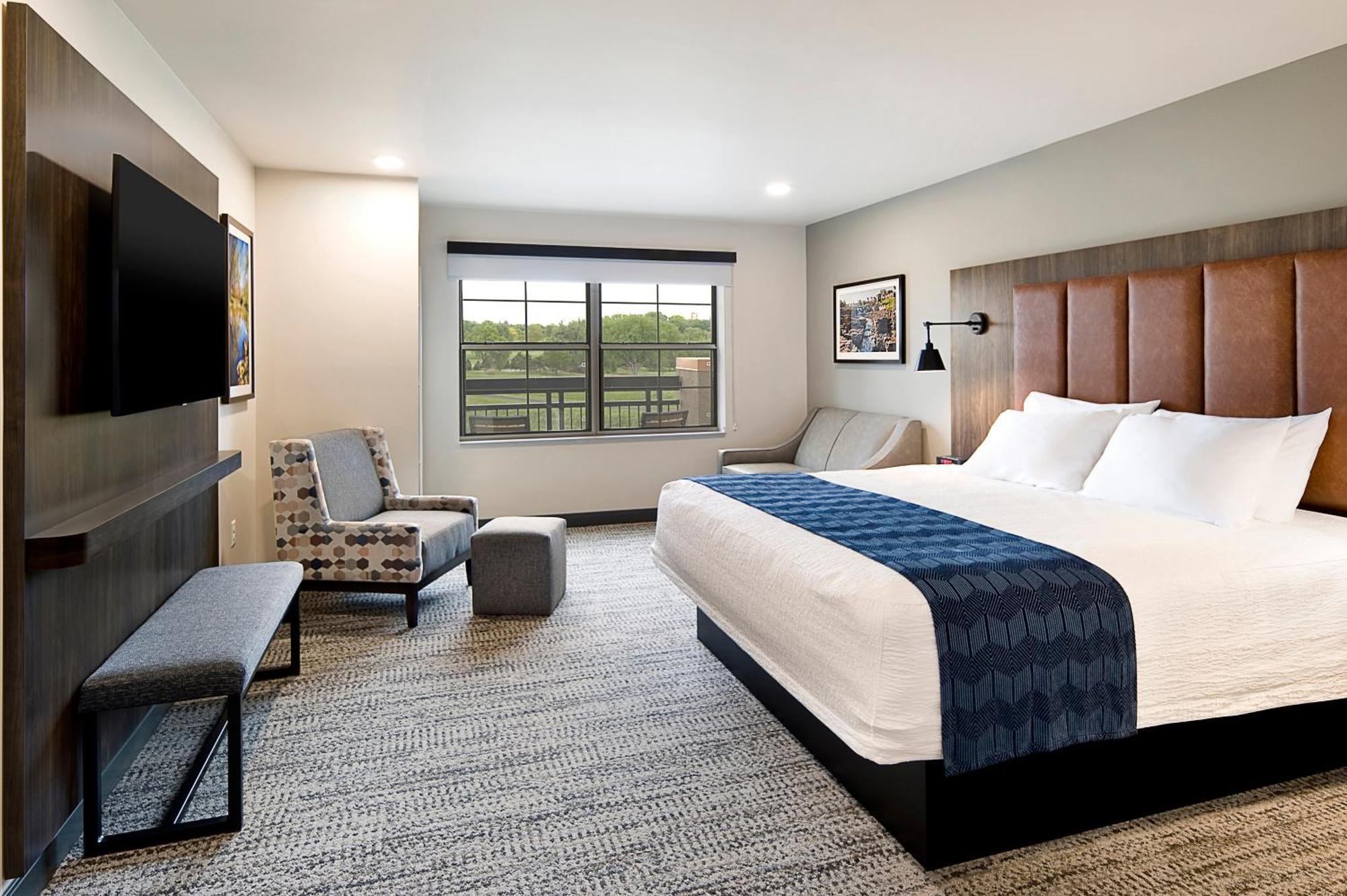 Deluxe King Room