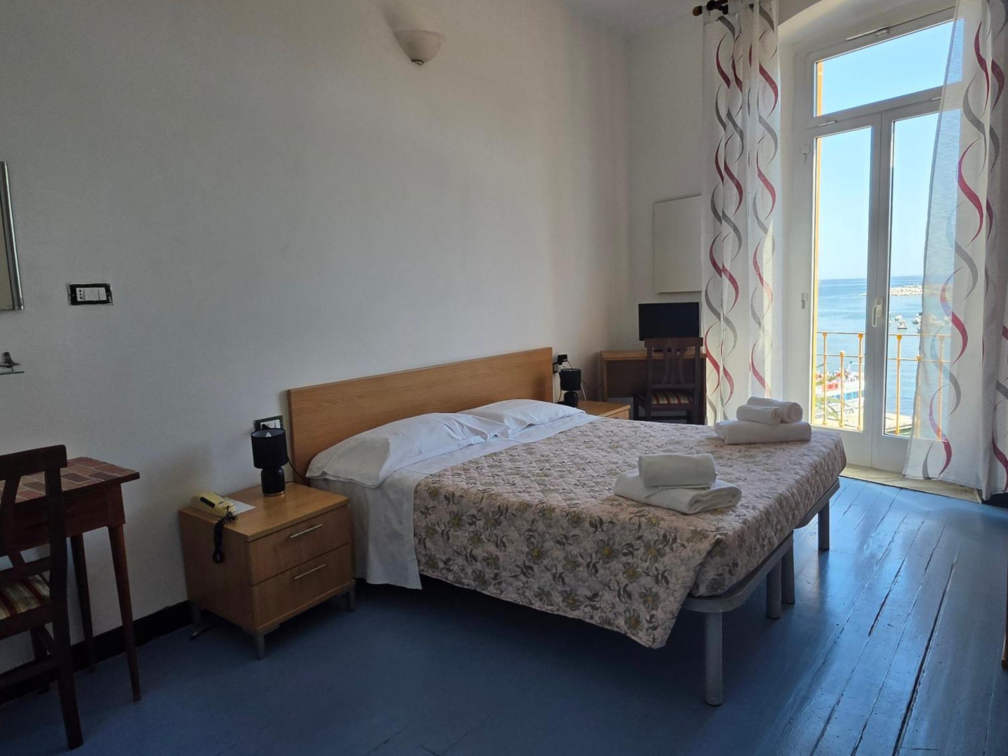 Double or Twin Room Sea View Private External Bathroom,1770980850:JPEG