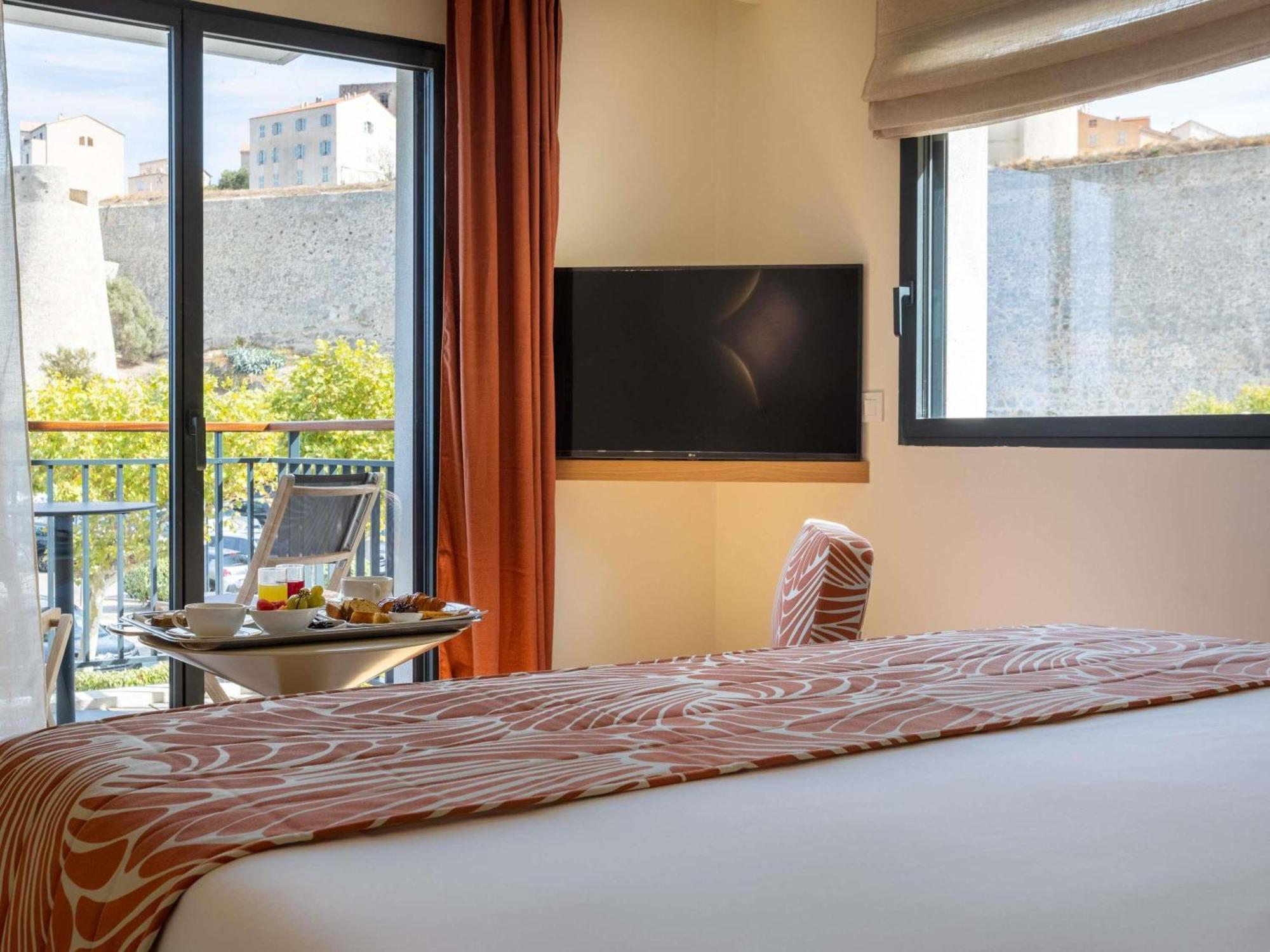 Deluxe Double or Twin Room Sea View