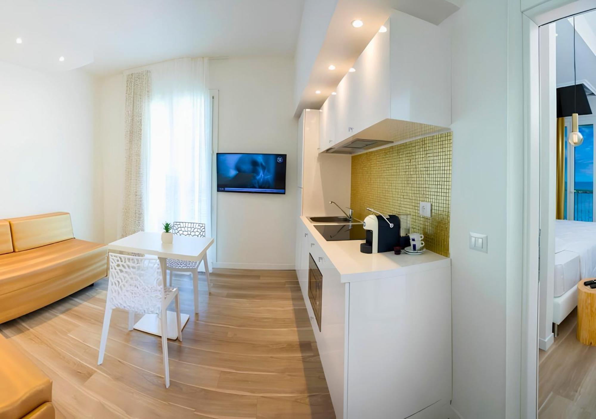 Suite Front Sea View