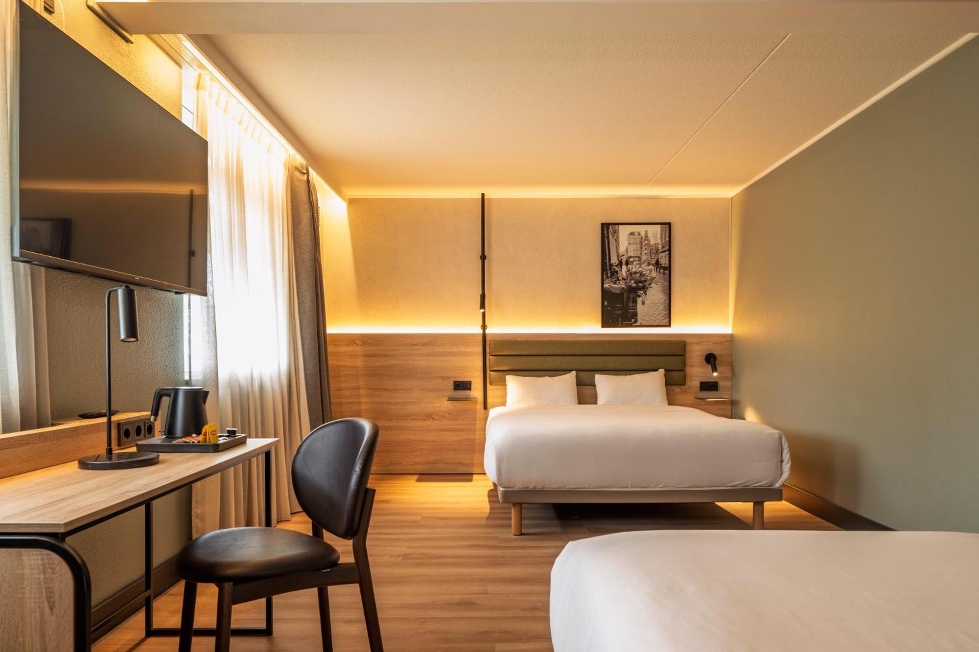 Standard Room 1 Queen Bed 1 Single Bed