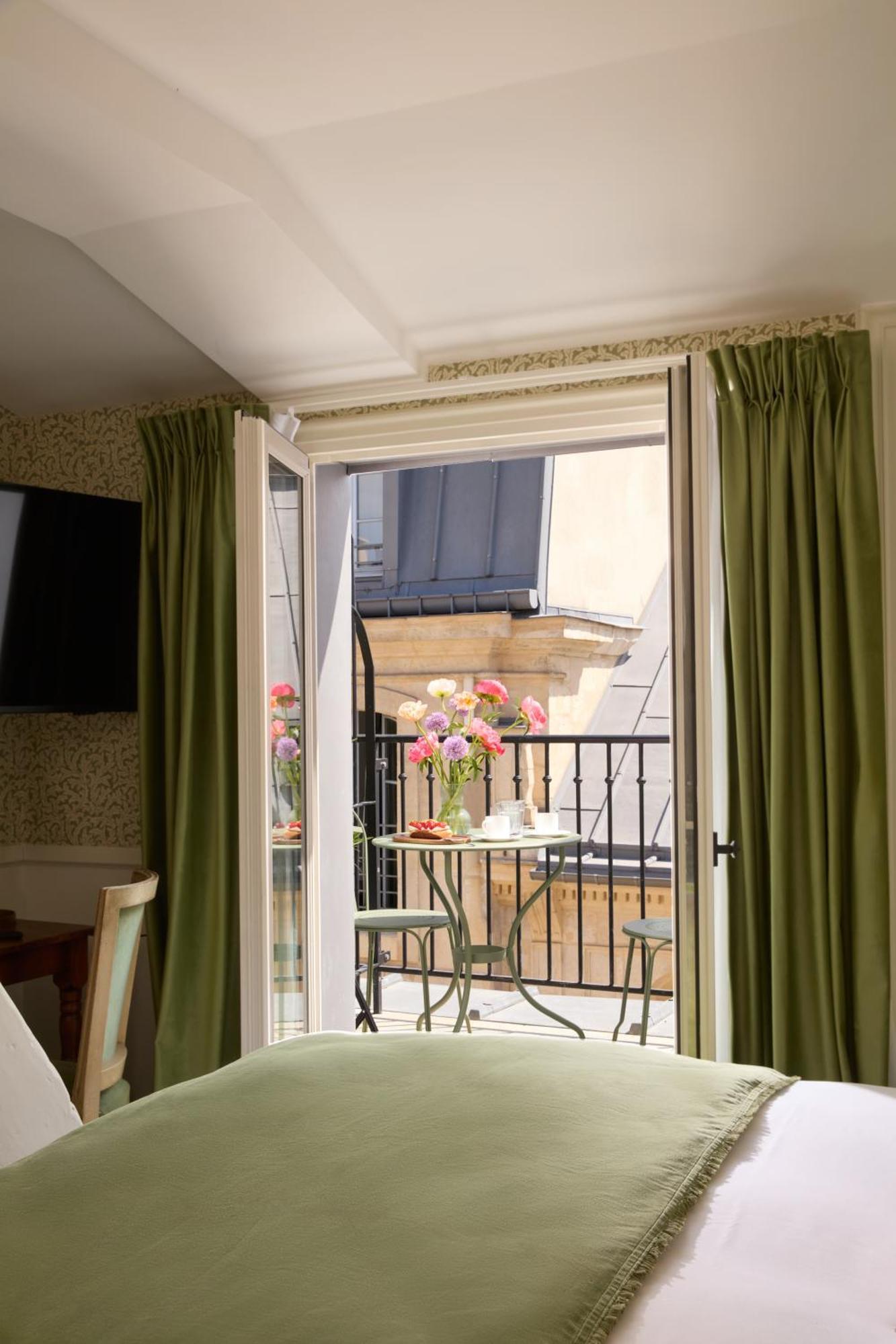 Balcony Room
