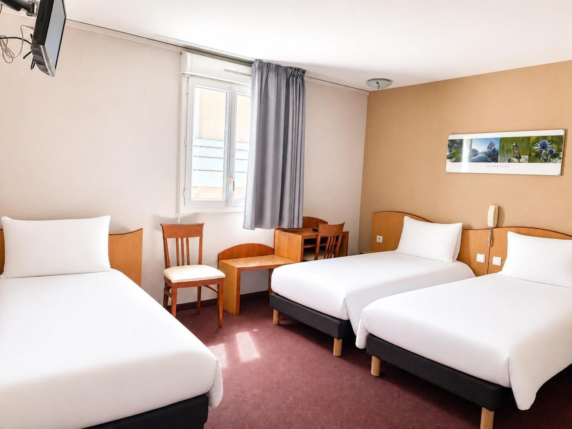 Classic Room Mobility Accessible,1771489517:JPEG