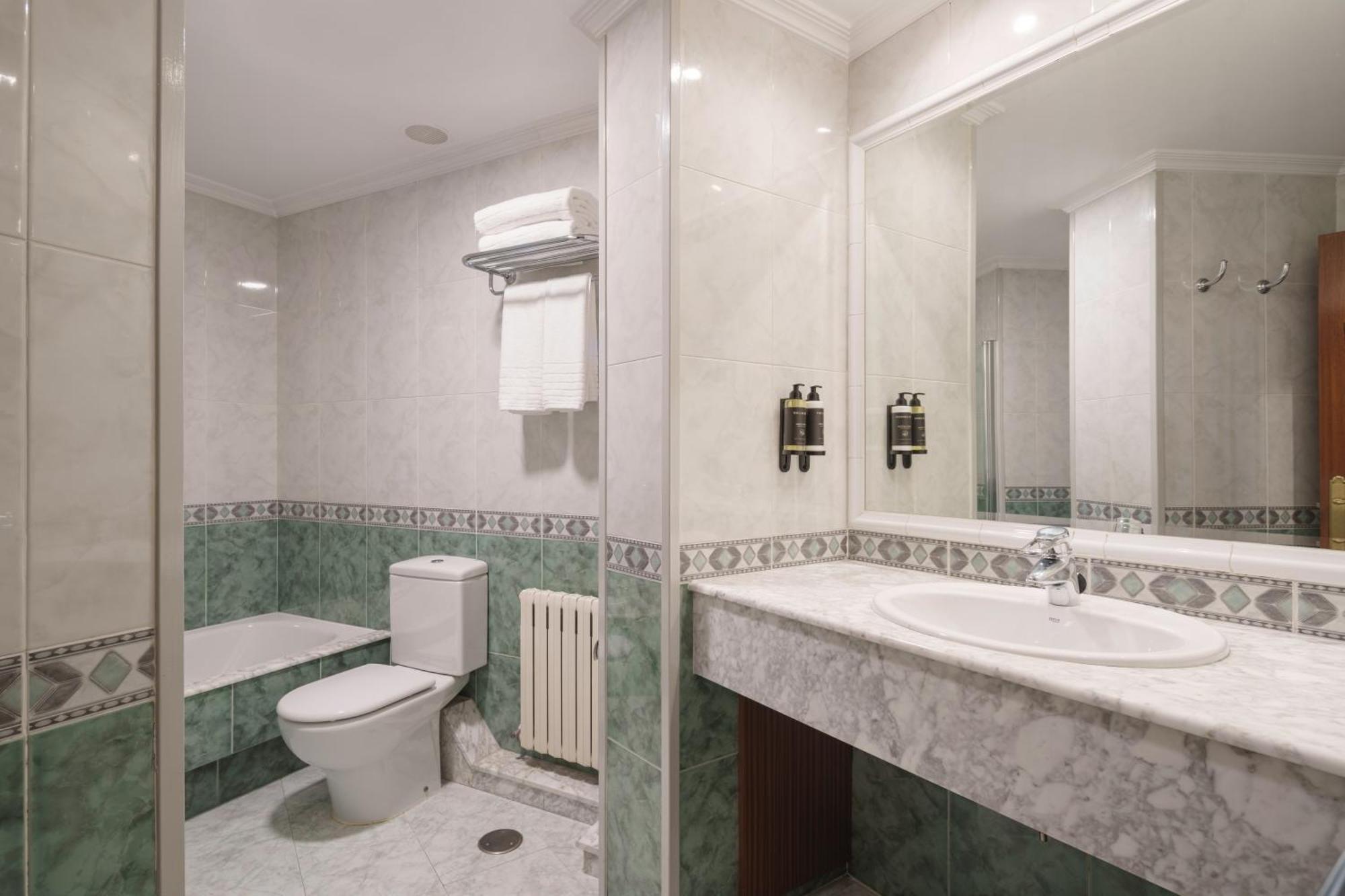Superior Twin Room City View