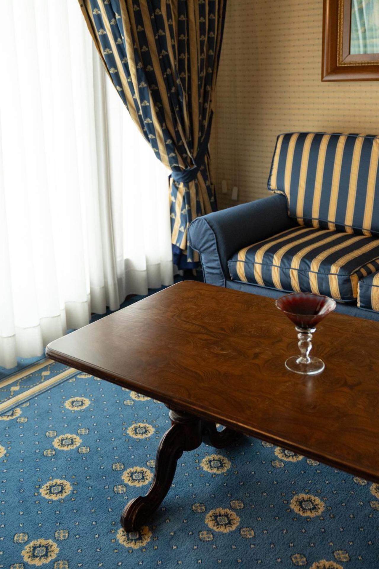 Presidential Suite