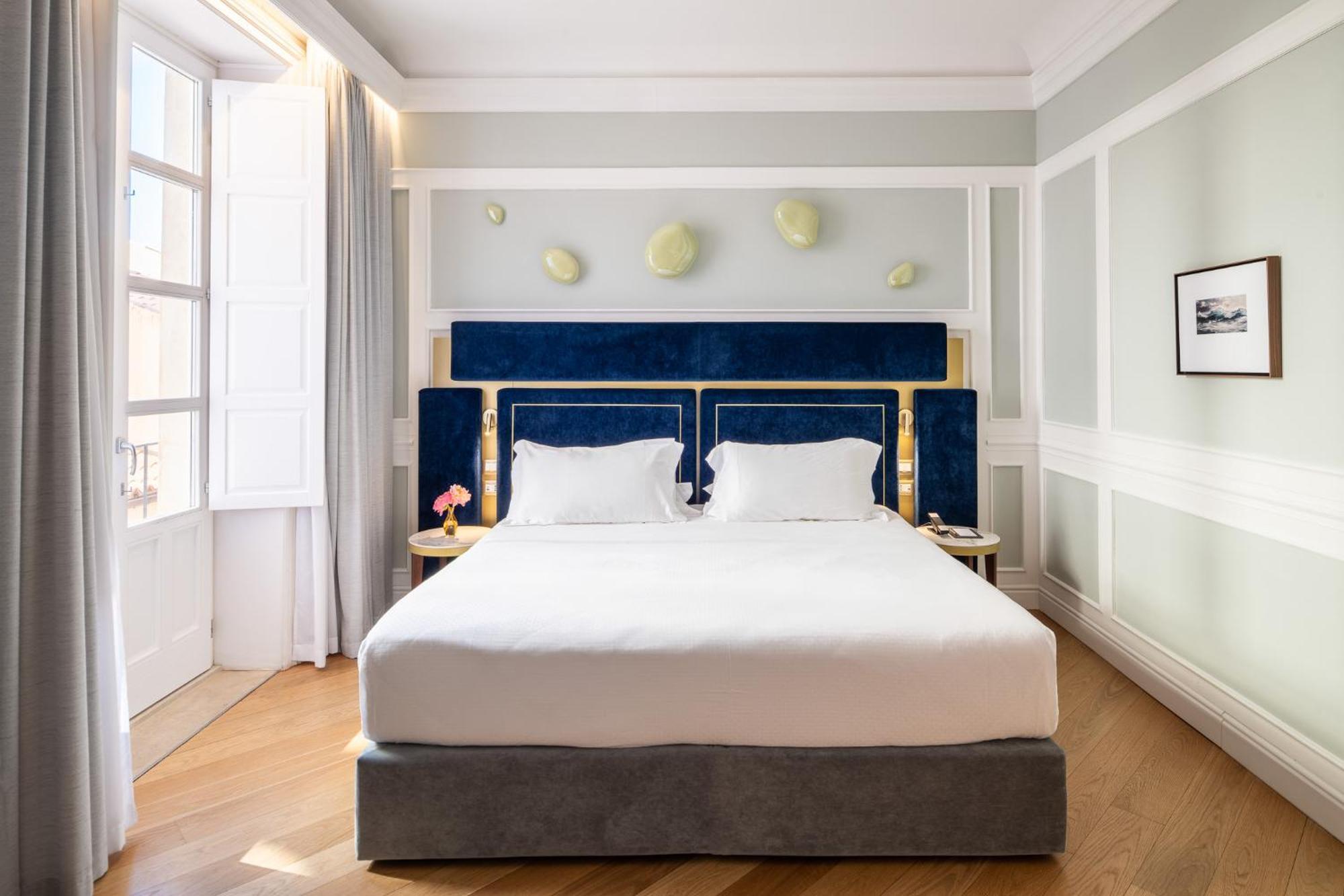 Deluxe Room,1771498879:JPEG