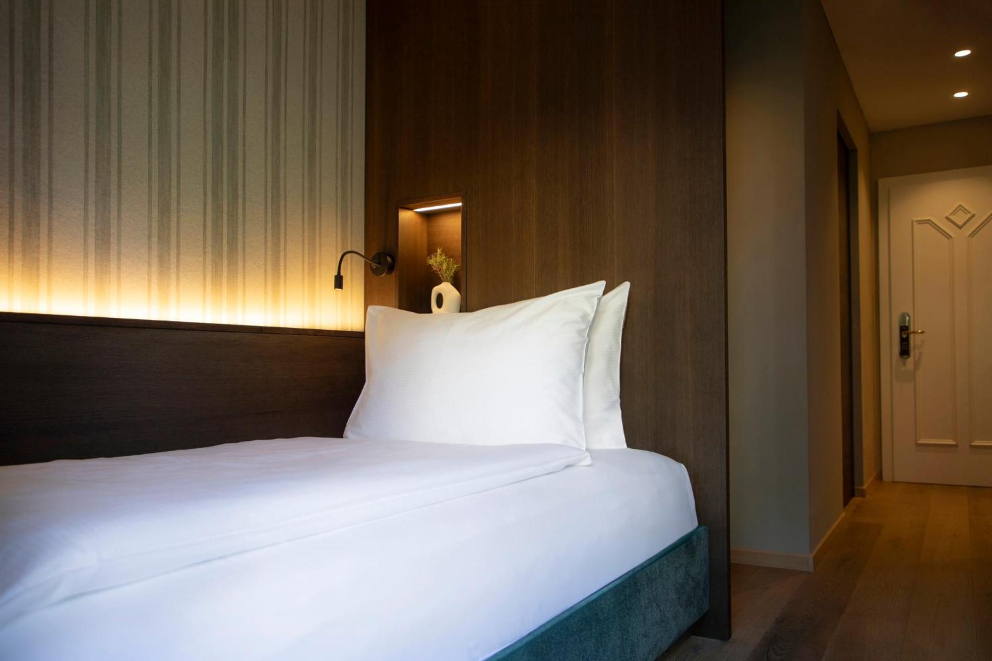Single Room,1771500461:JPEG