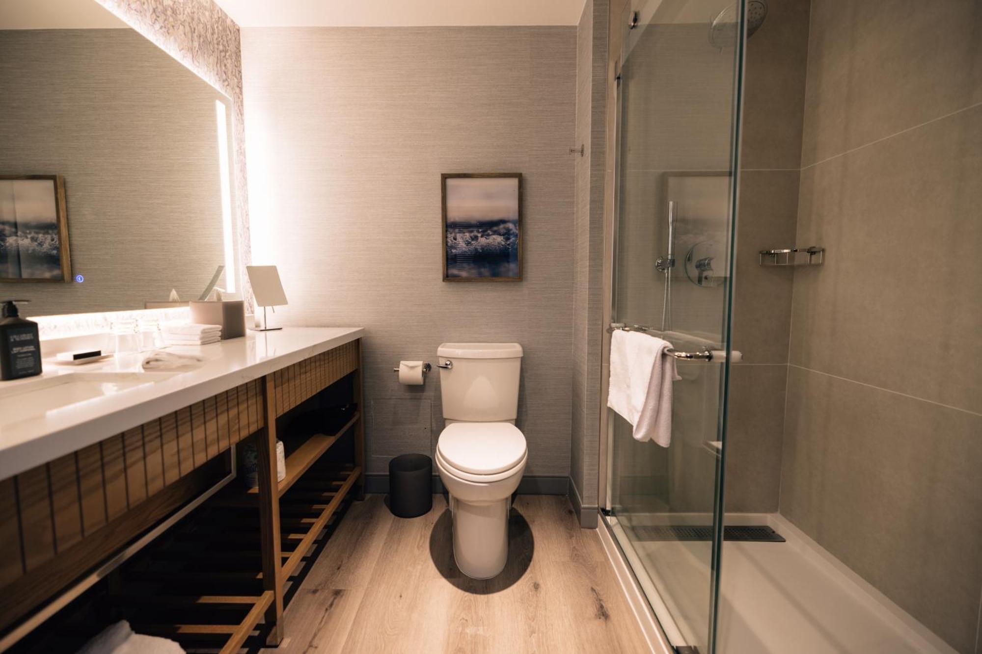 2 Double beds Marina Tower Traditional Guest Room