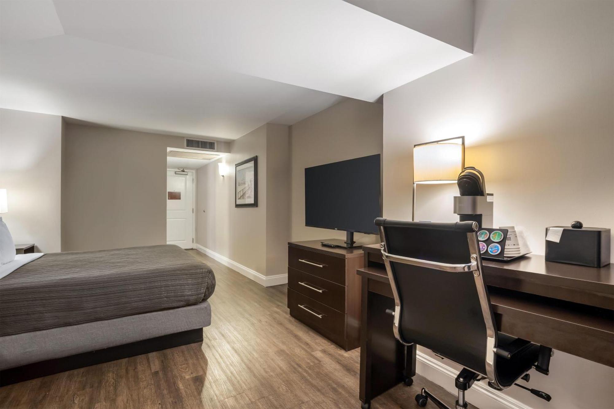 Queen Room