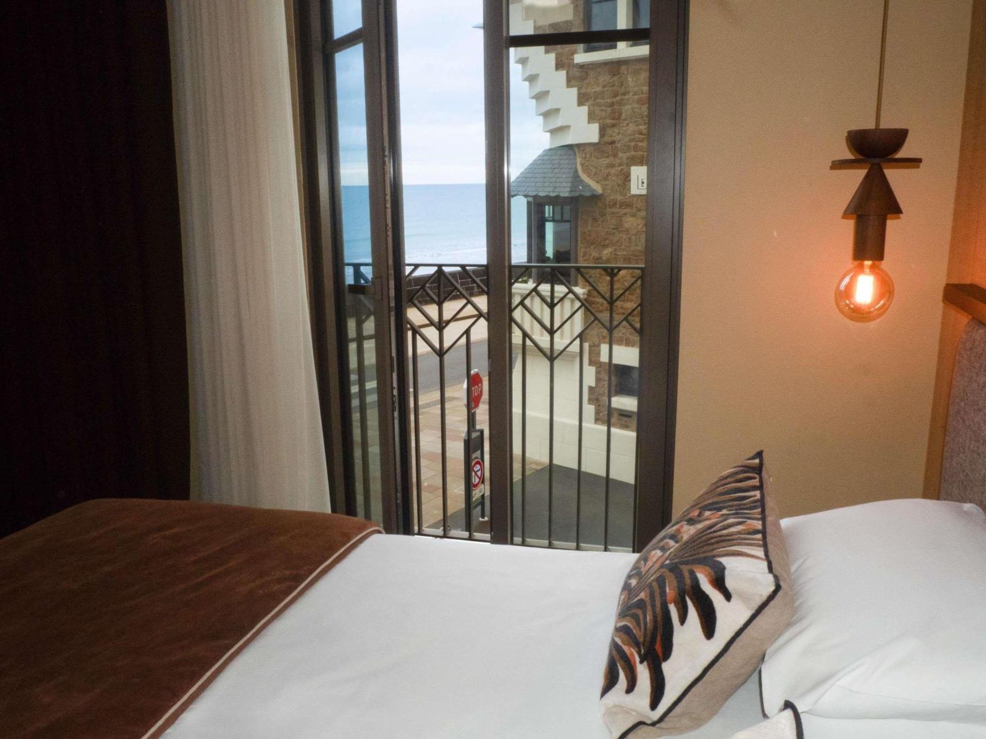 Classic Double Room Side Sea View
