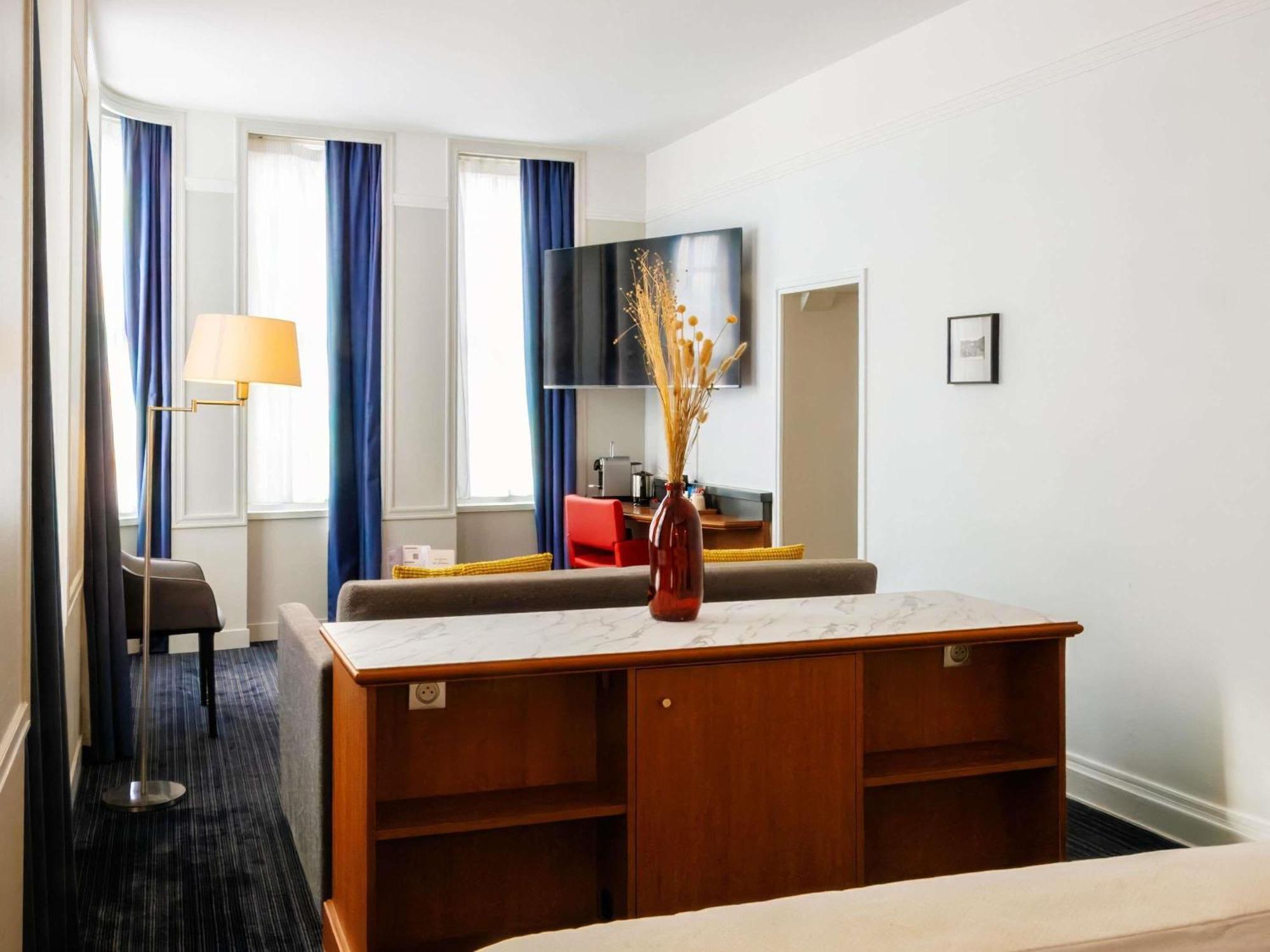 Suite One Double Bed One Sofa Bed