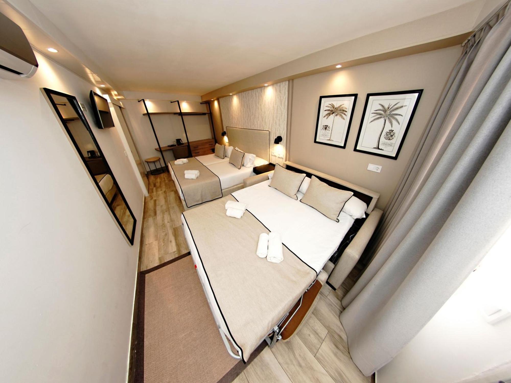 Comfort Quadruple Room Airport Shuttle