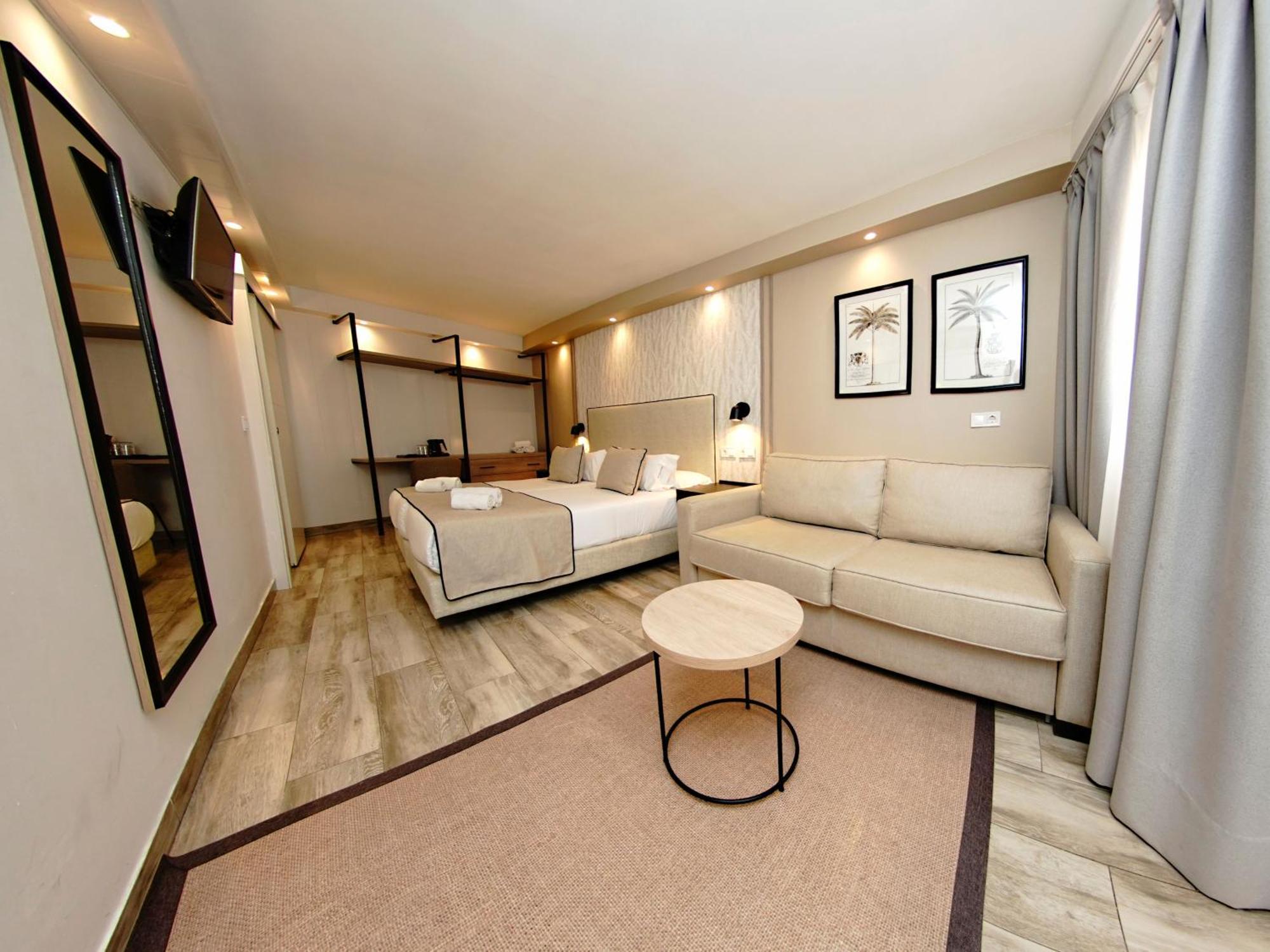 Comfort Quadruple Room Airport Shuttle