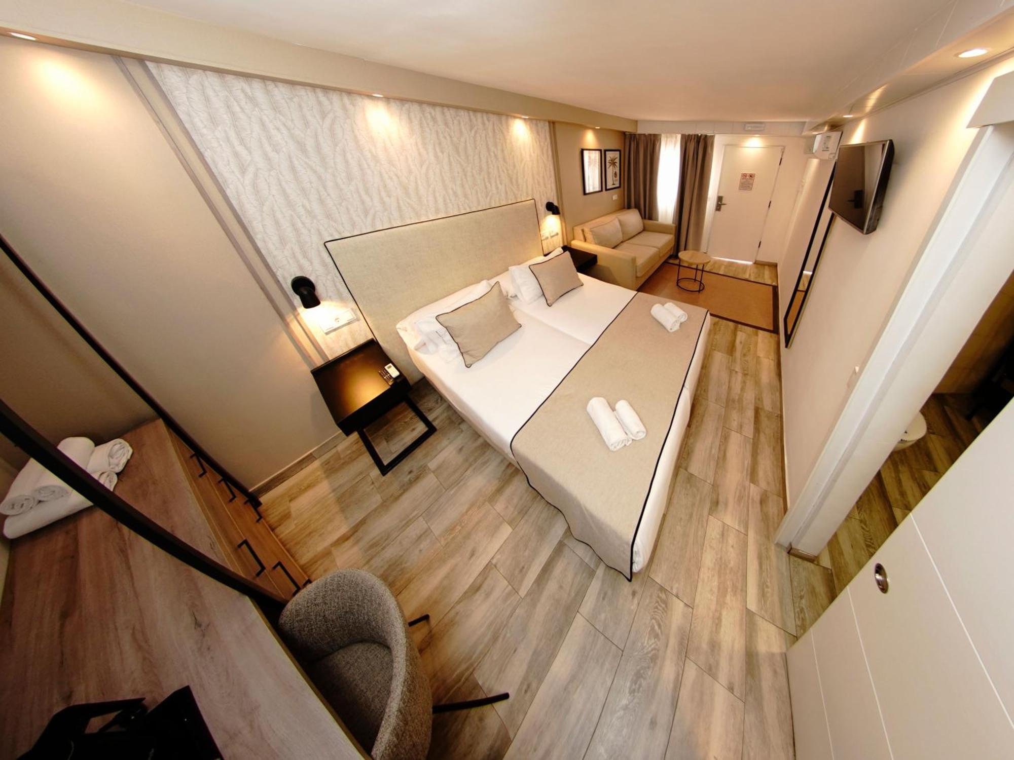 Comfort Quadruple Room Airport Shuttle