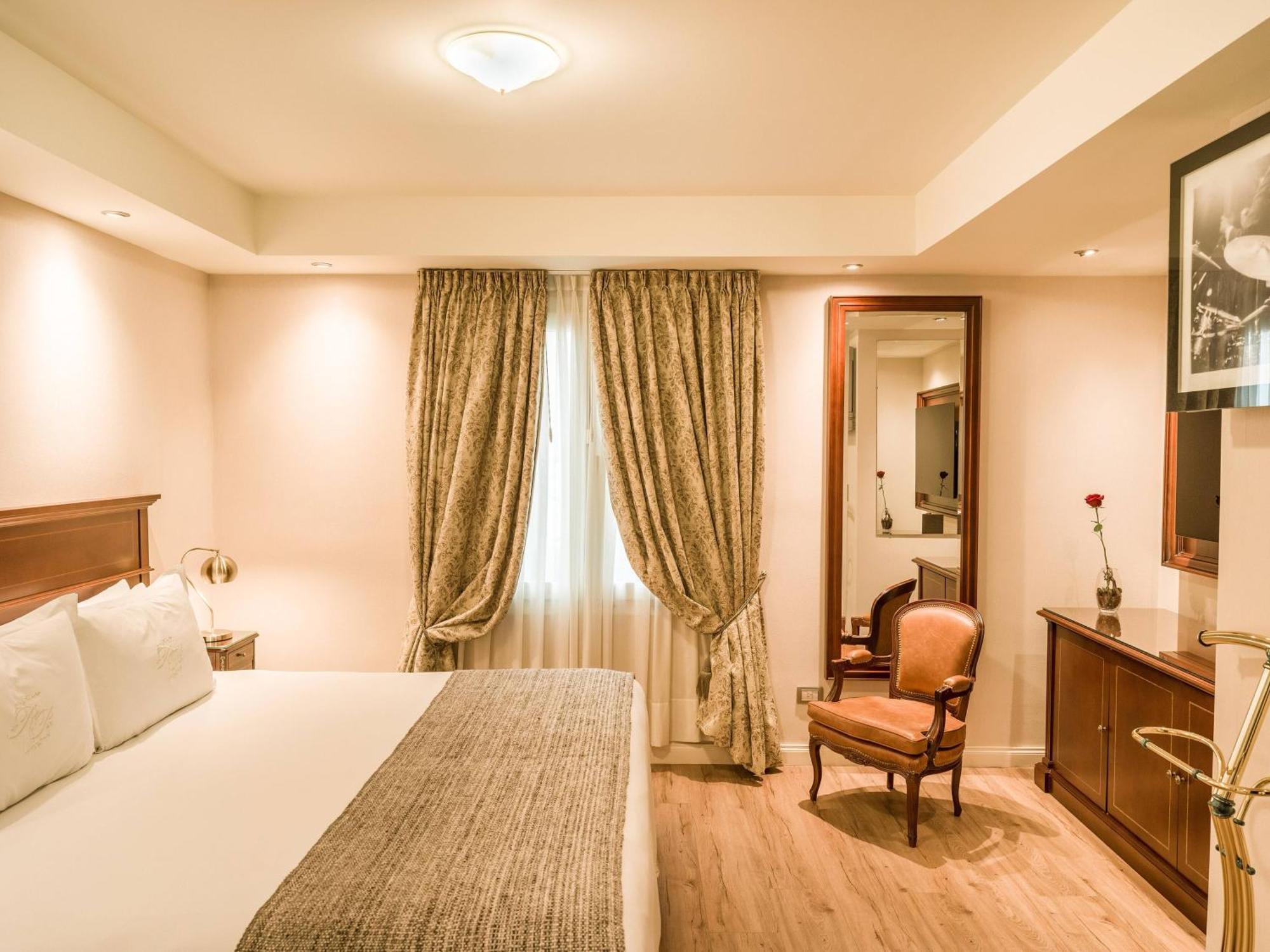 Royal Suite,1771523973:JPEG