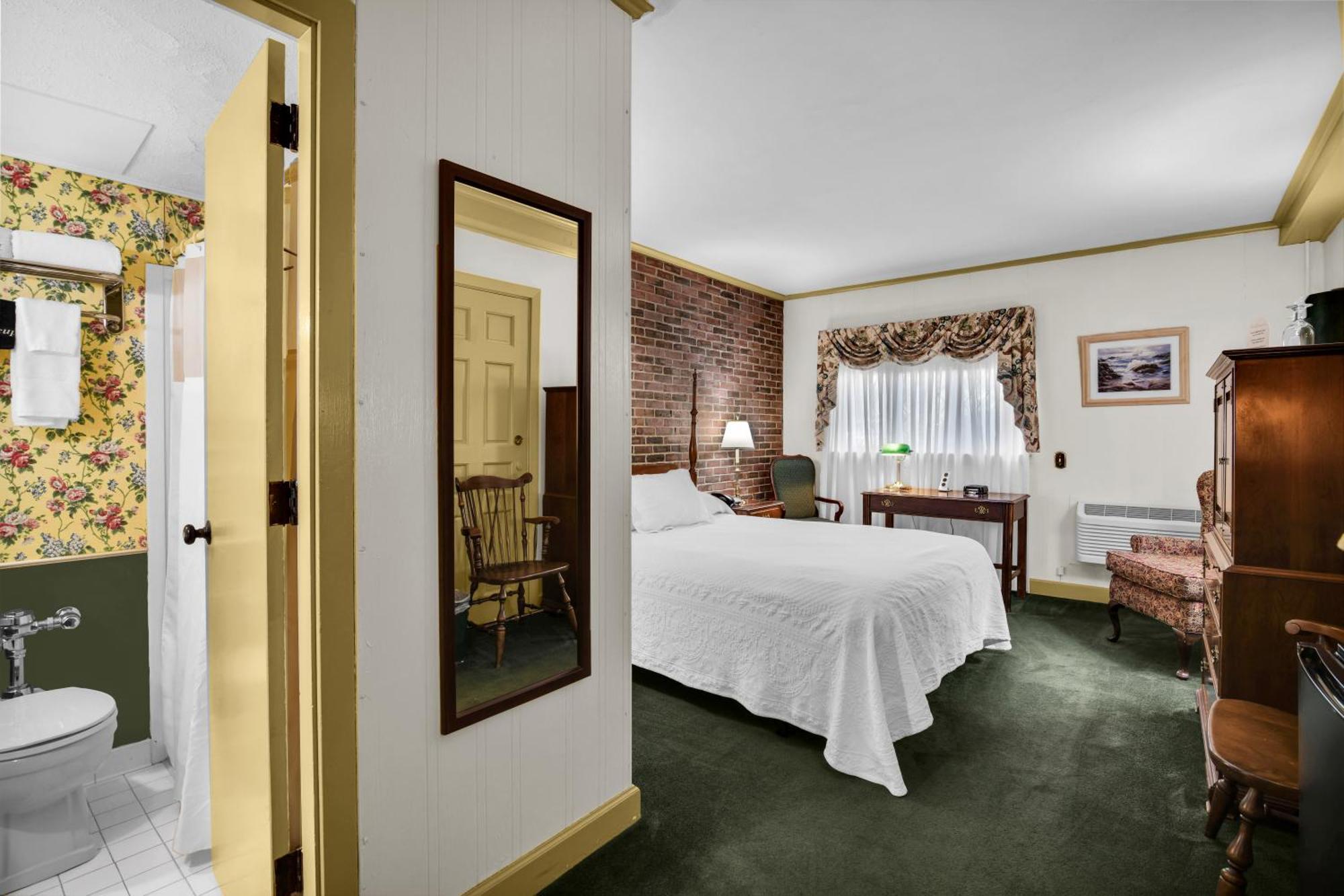 First Floor Queen Room,1771525381:JPEG