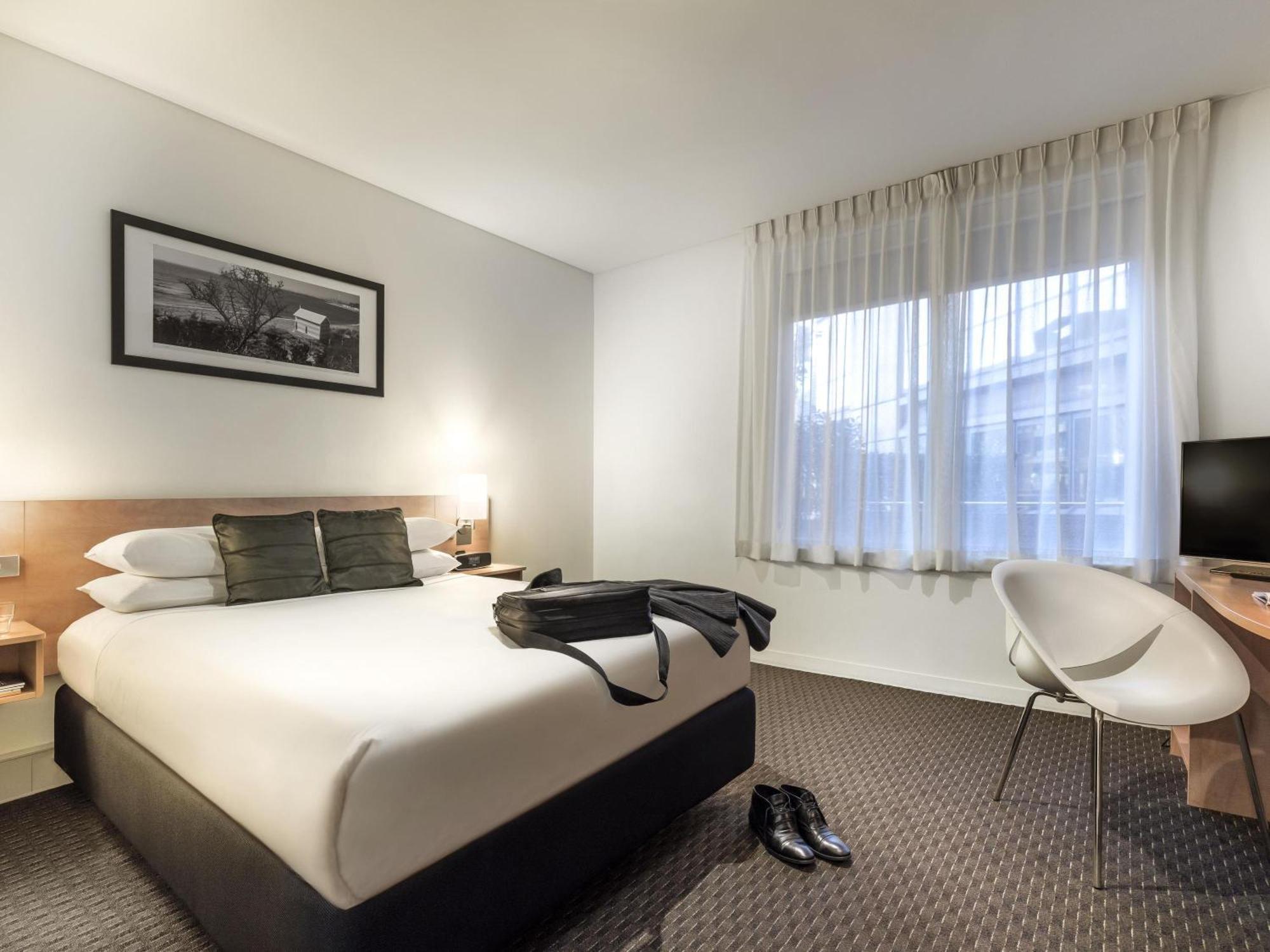 Standard Queen Room