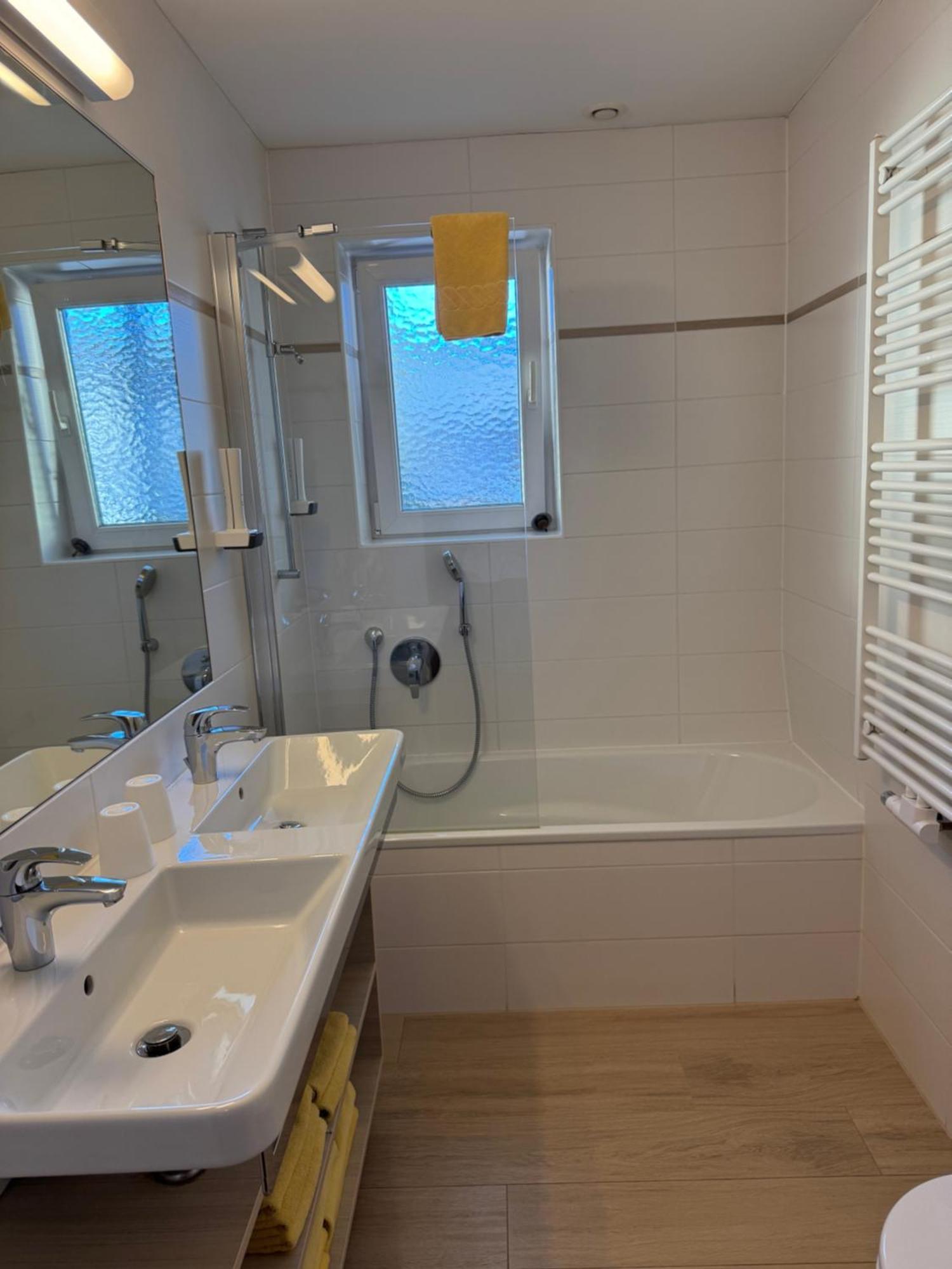 Quintuple Room