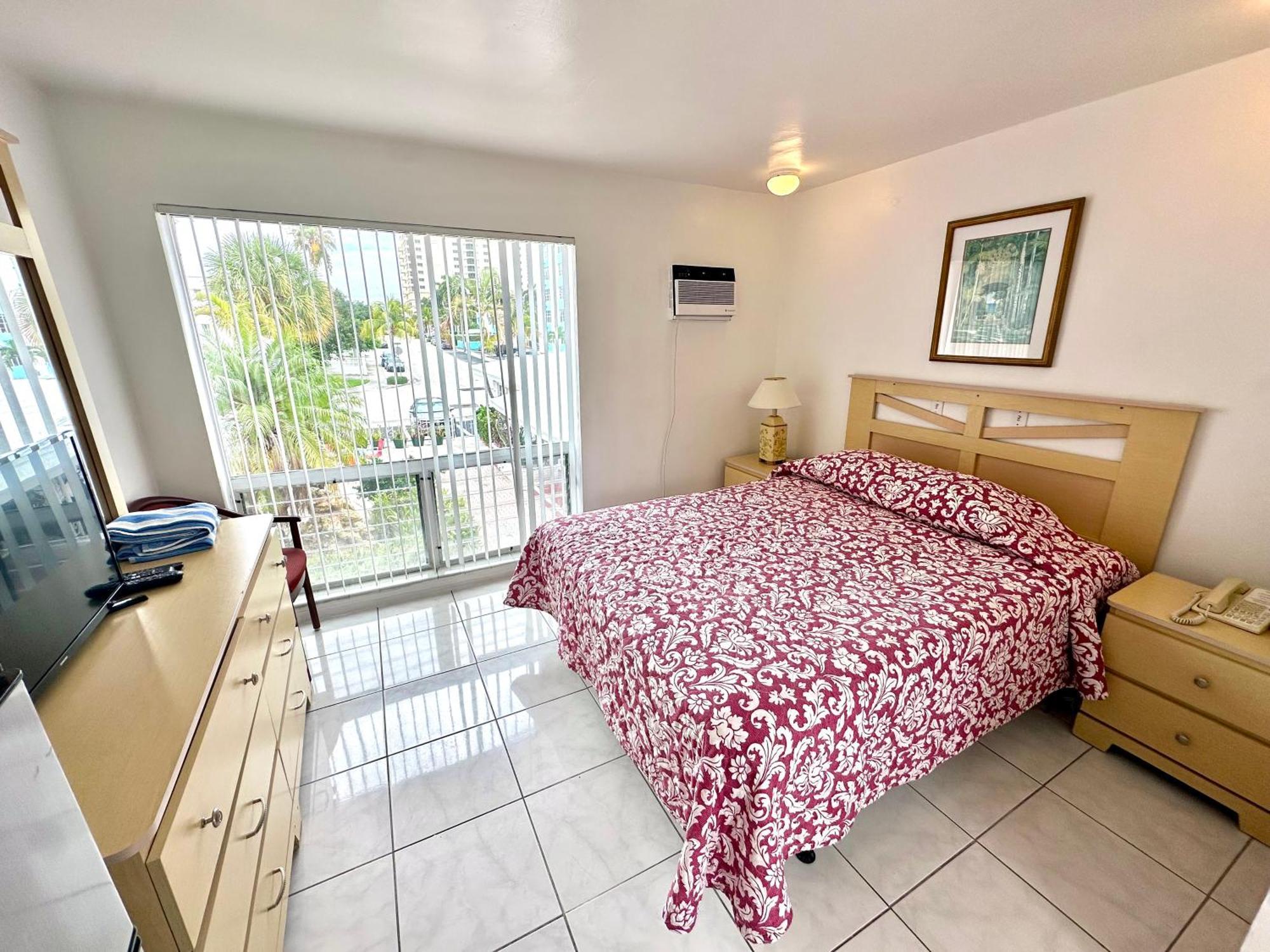 Standard Queen Room
