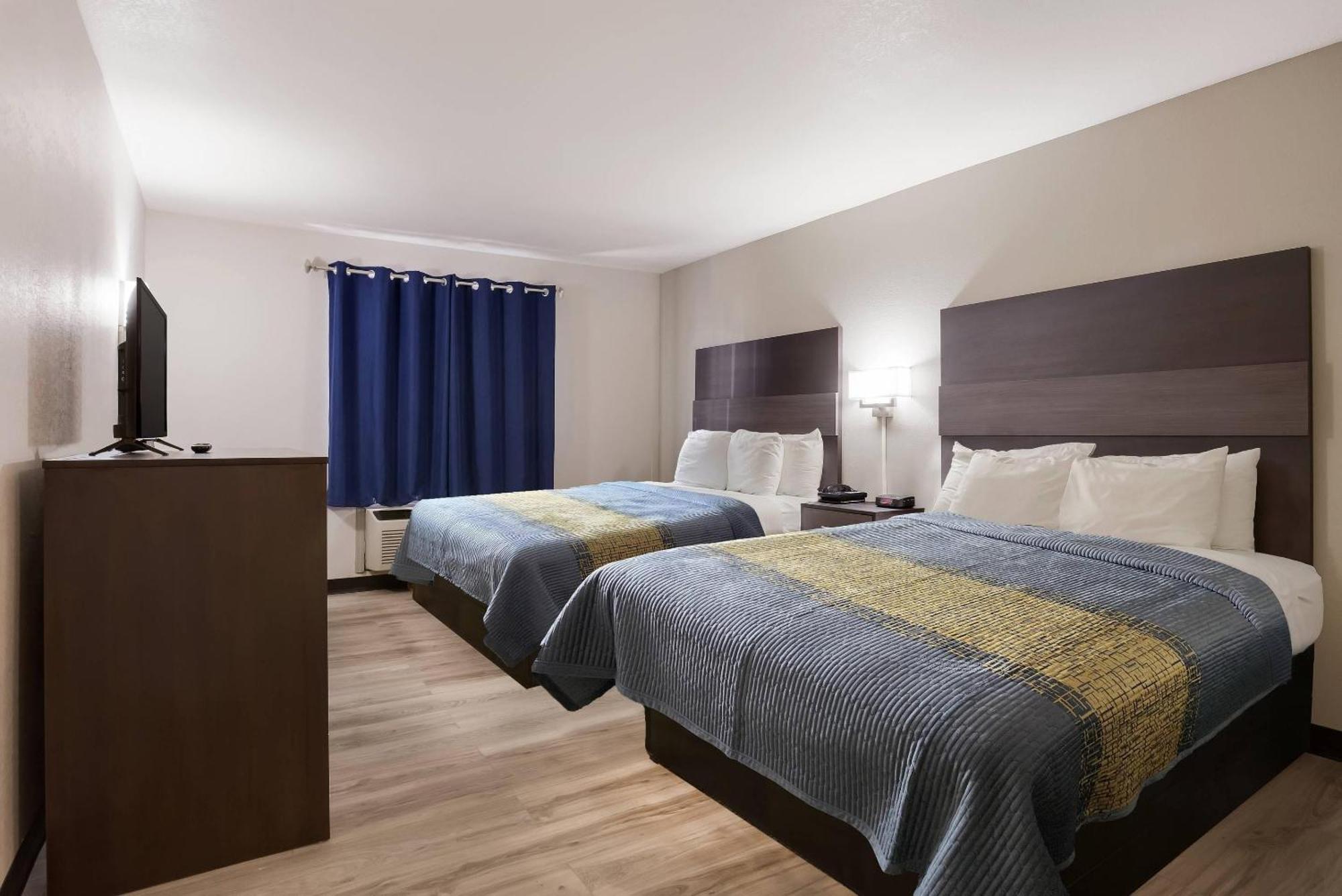 Queen Room Two Queen Beds Non-Smoking or No Pets