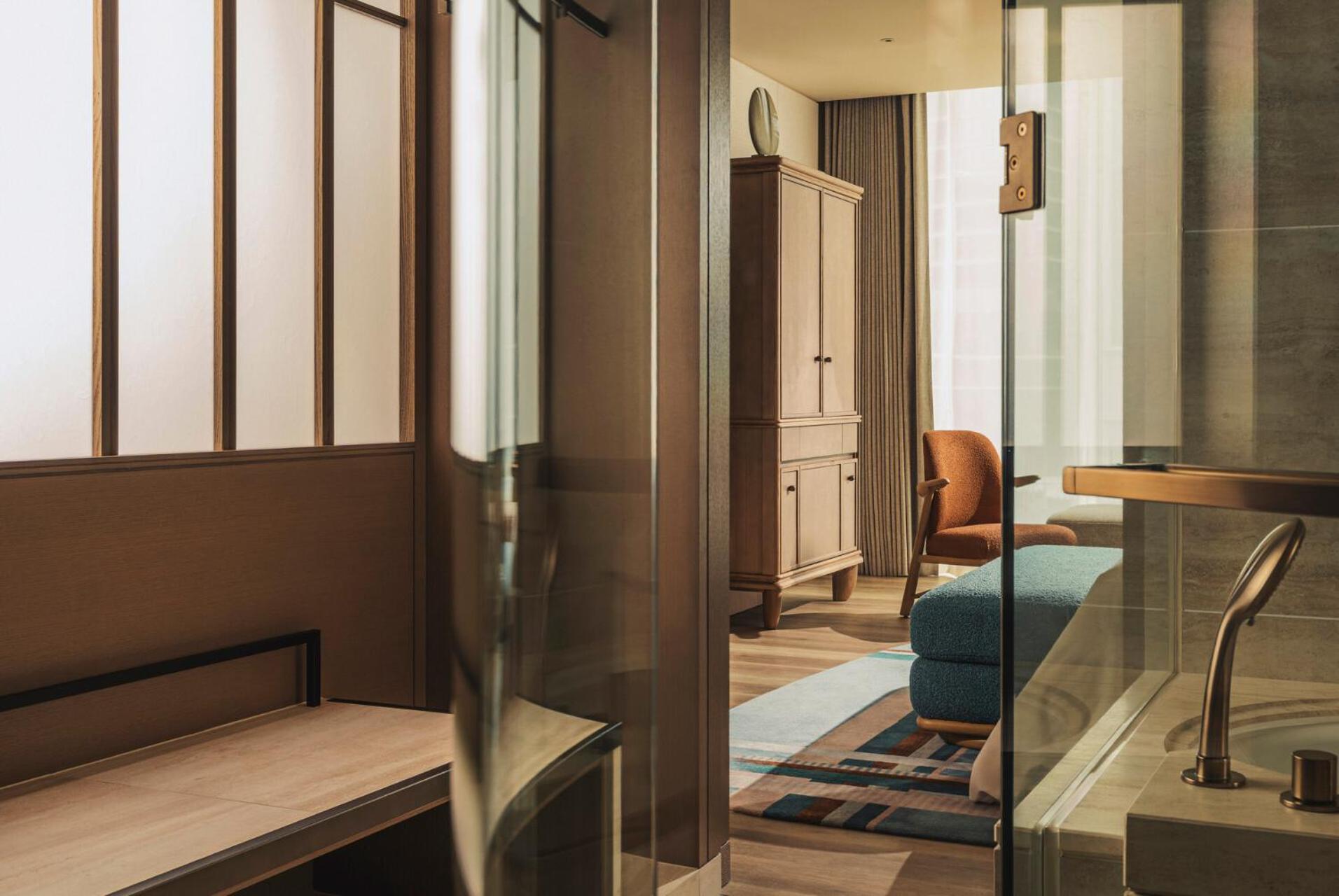 Marunouchi Room