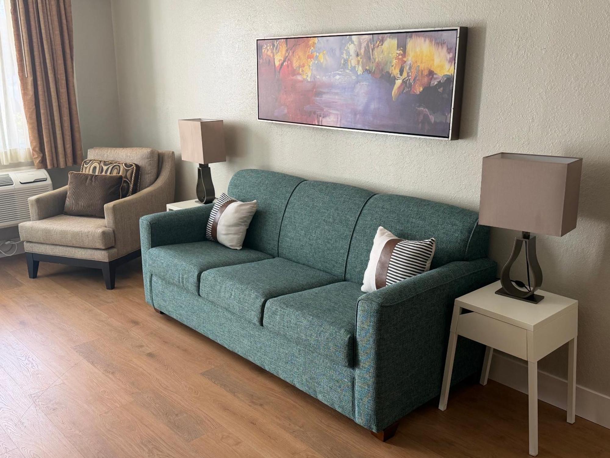 One King Bed Suite Sofa Bed Non Smoking