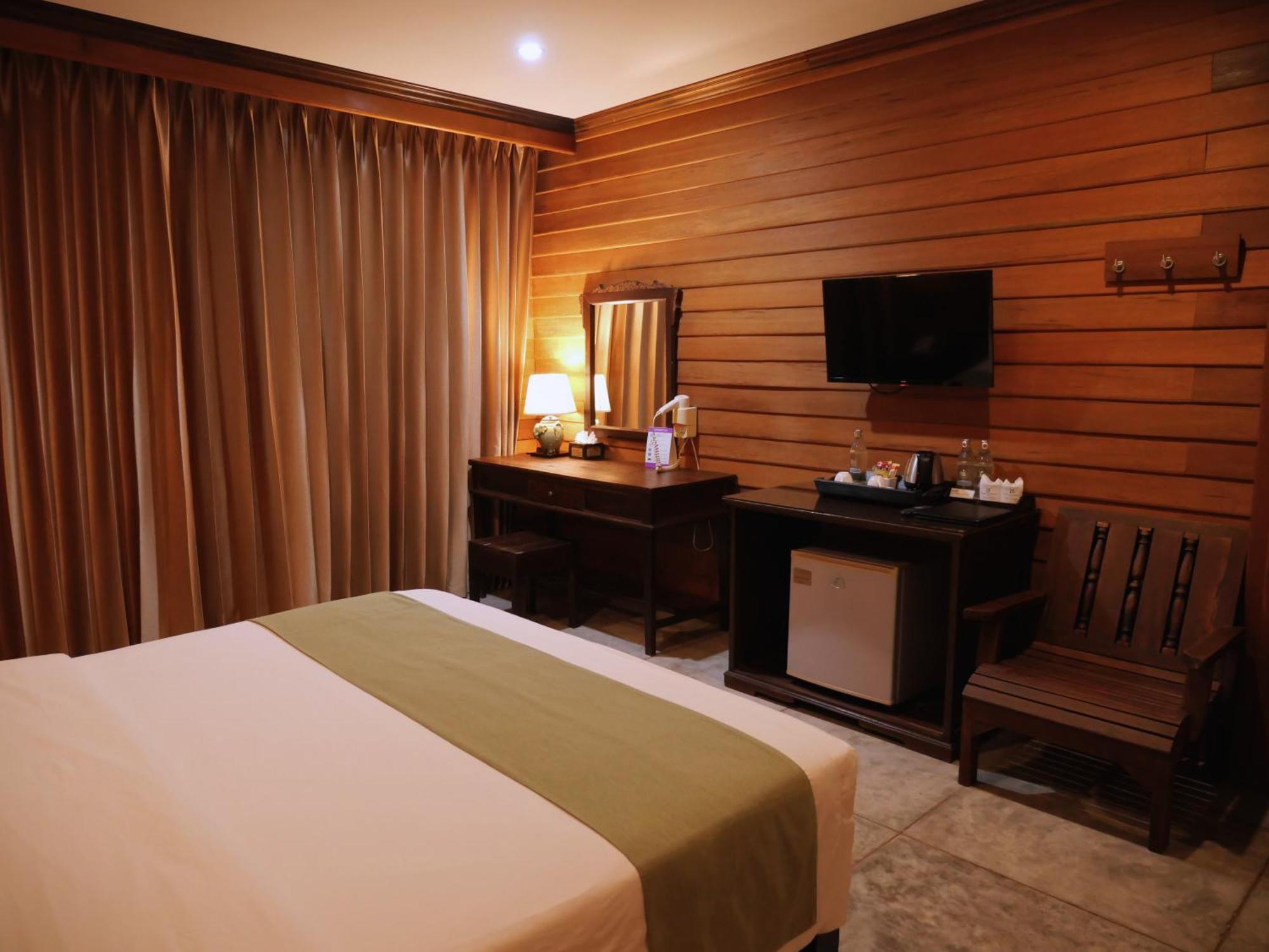Deluxe Double or Twin Room