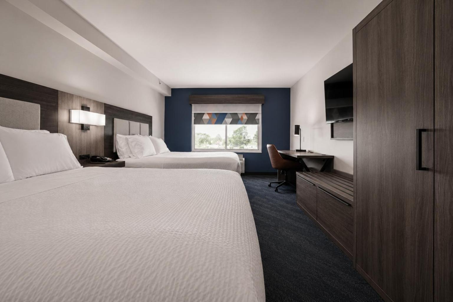 Standard Queen Room Two Queen Beds