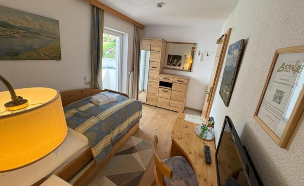 Deluxe Single Room Balcony,1771552502:JPEG