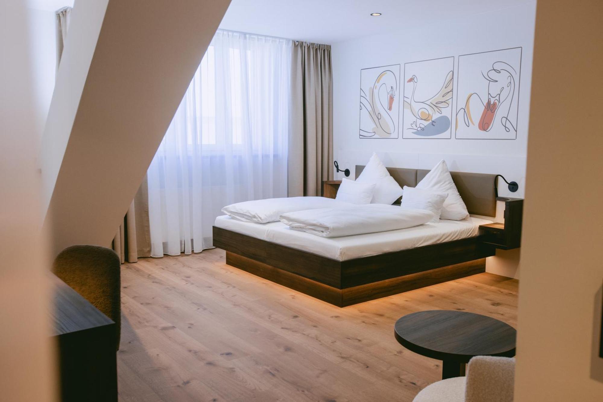 Deluxe Double Room,1771556993:JPEG