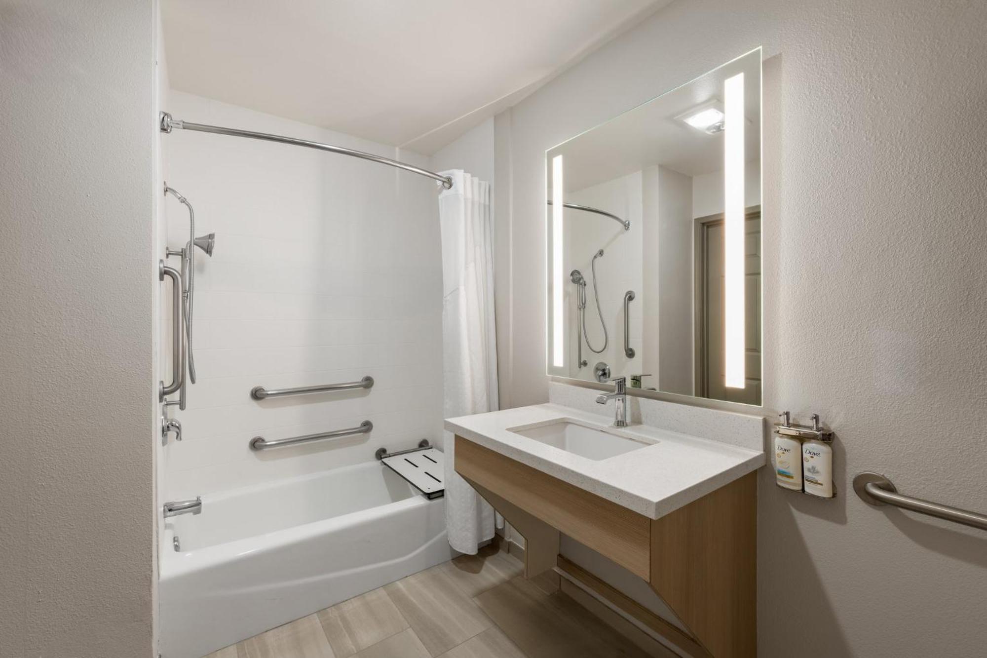 King Room Mobility Access or Hearing Accessible