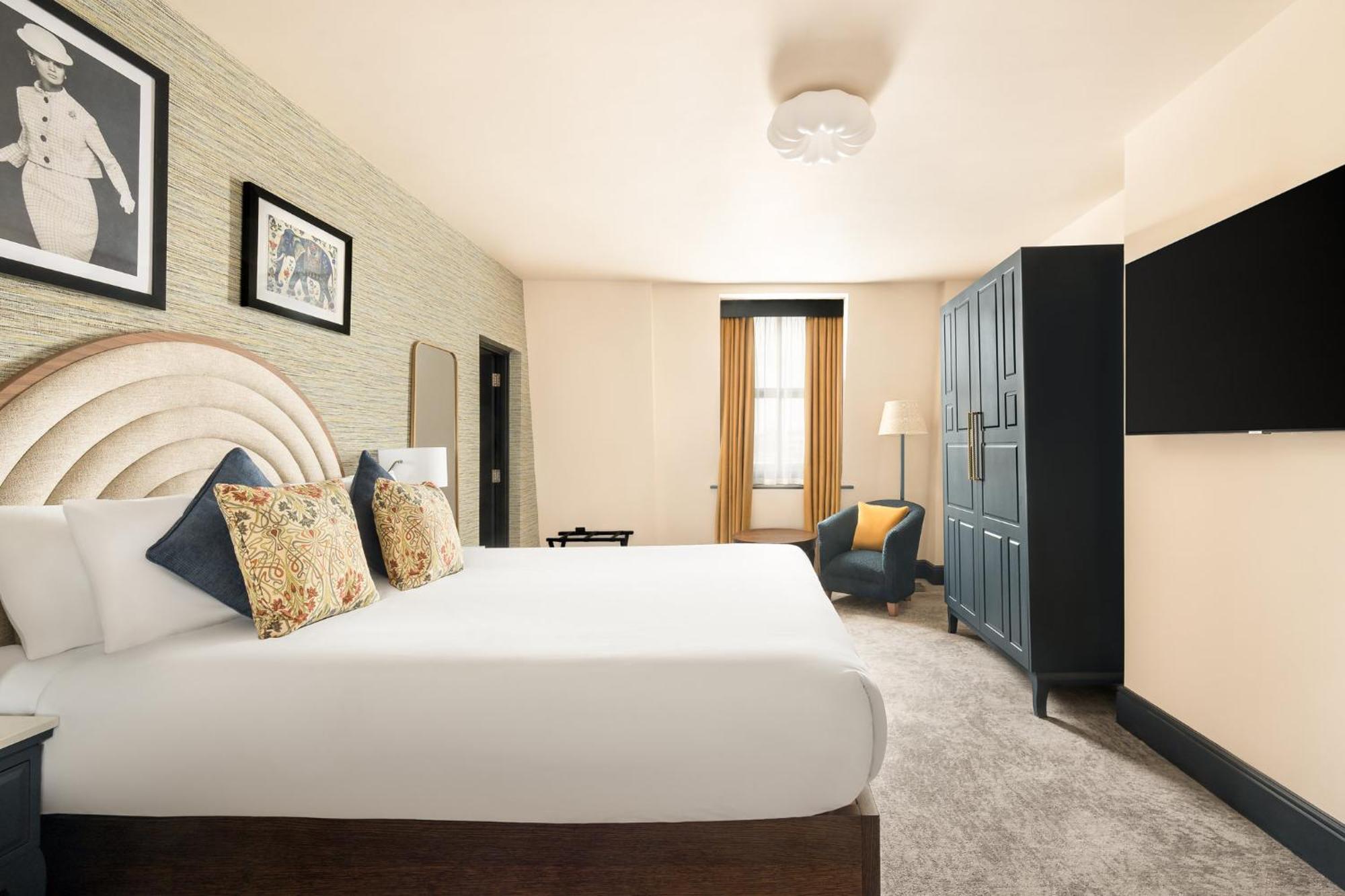 Premium Queen Room