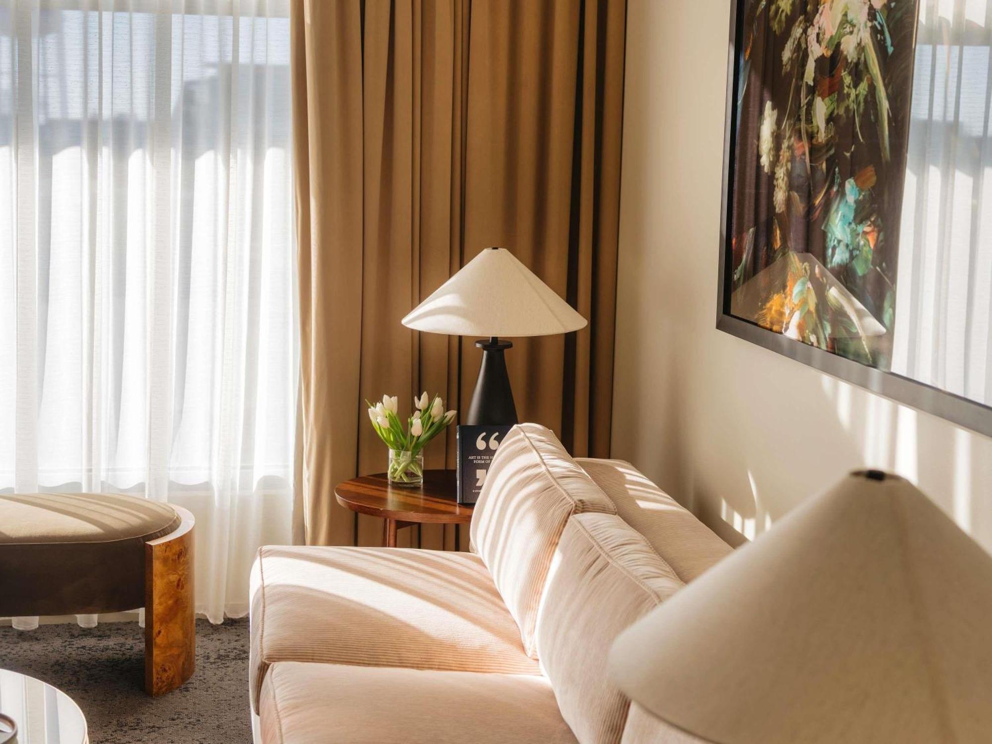 Deluxe Queen Room