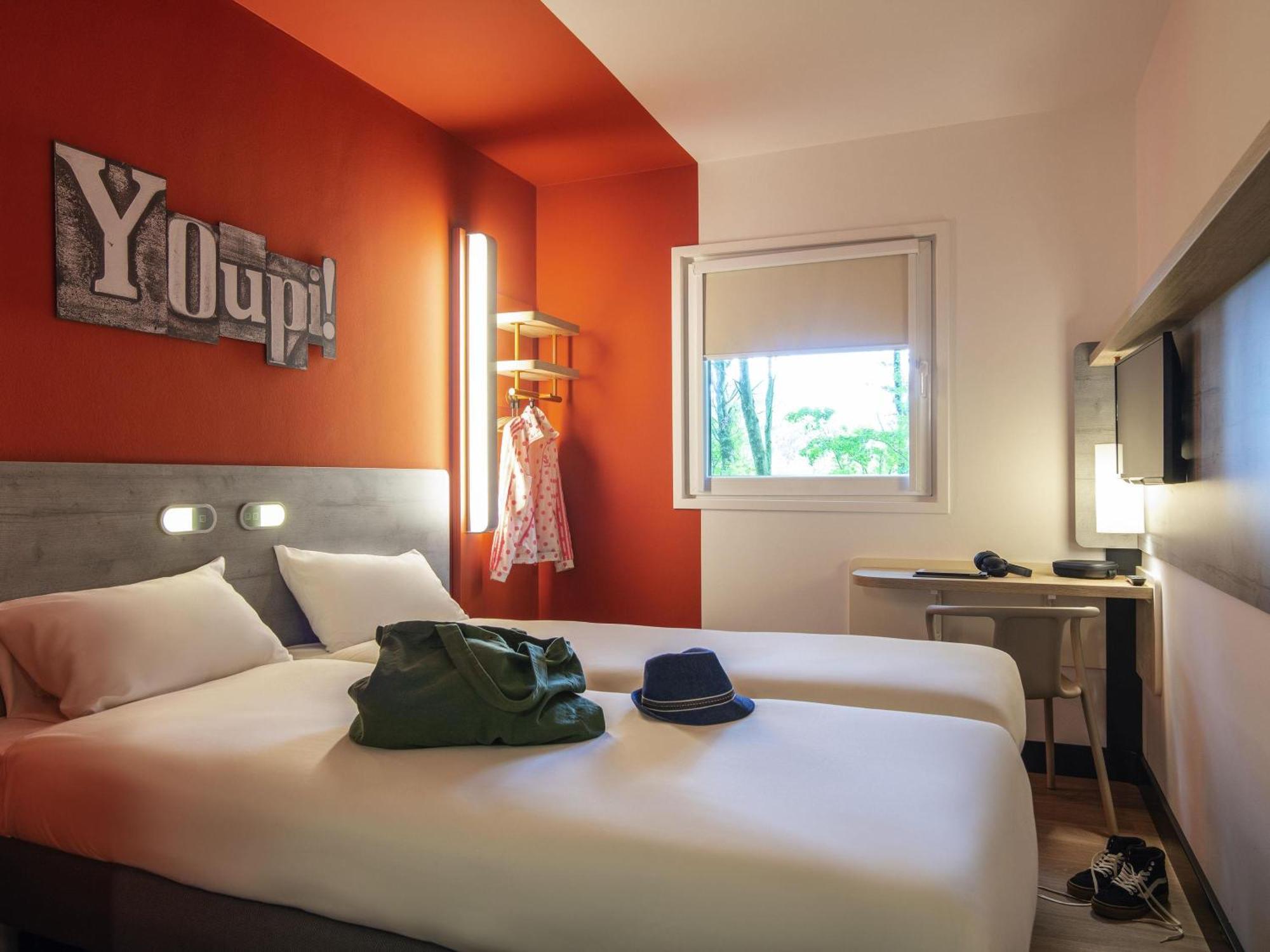 Standard Twin Room,1771818978:JPEG