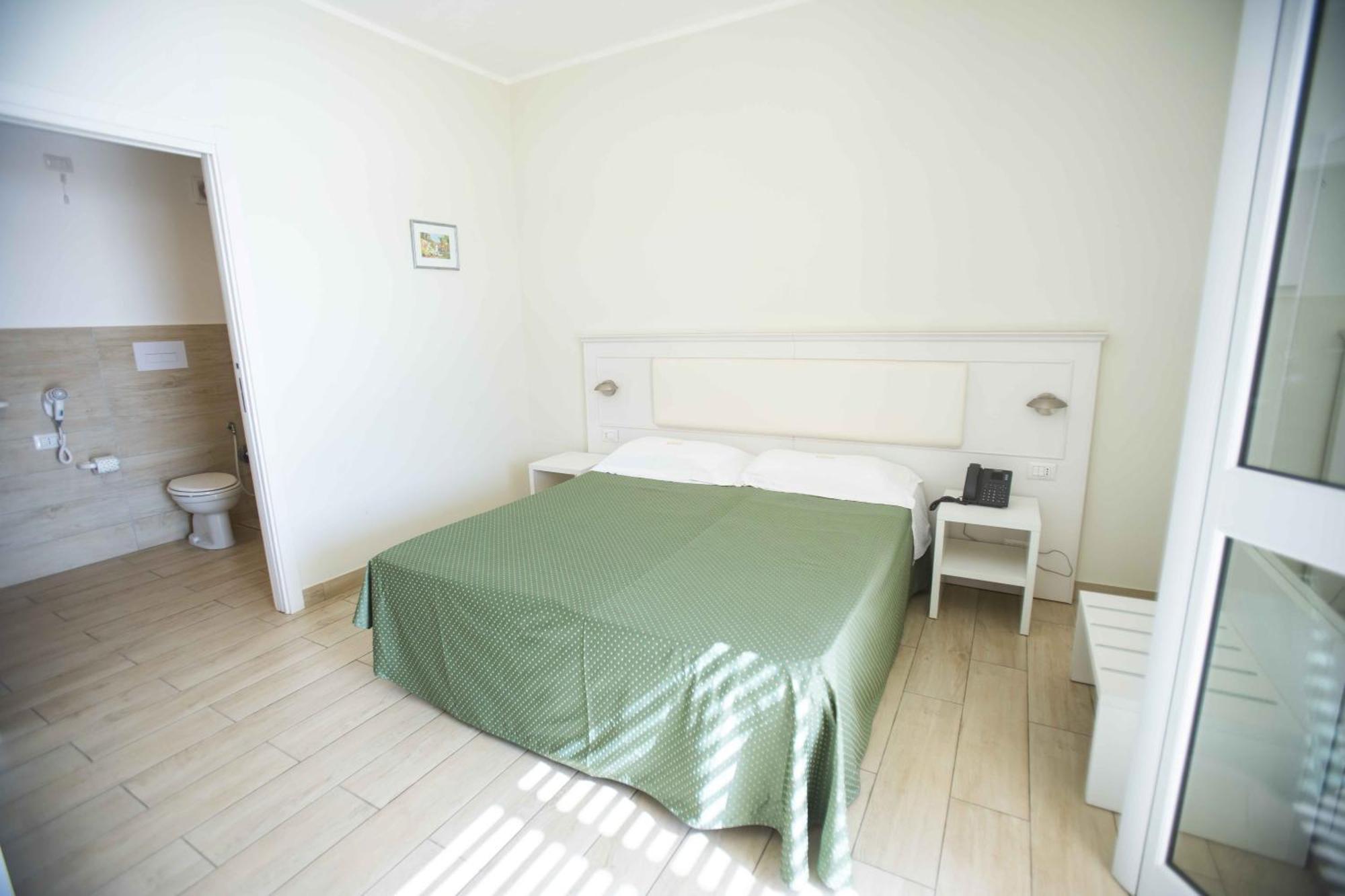 Economy Double Room,1771603068:JPEG