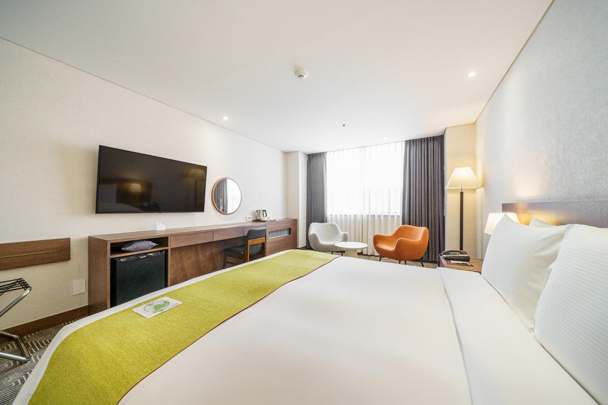 Standard King Room