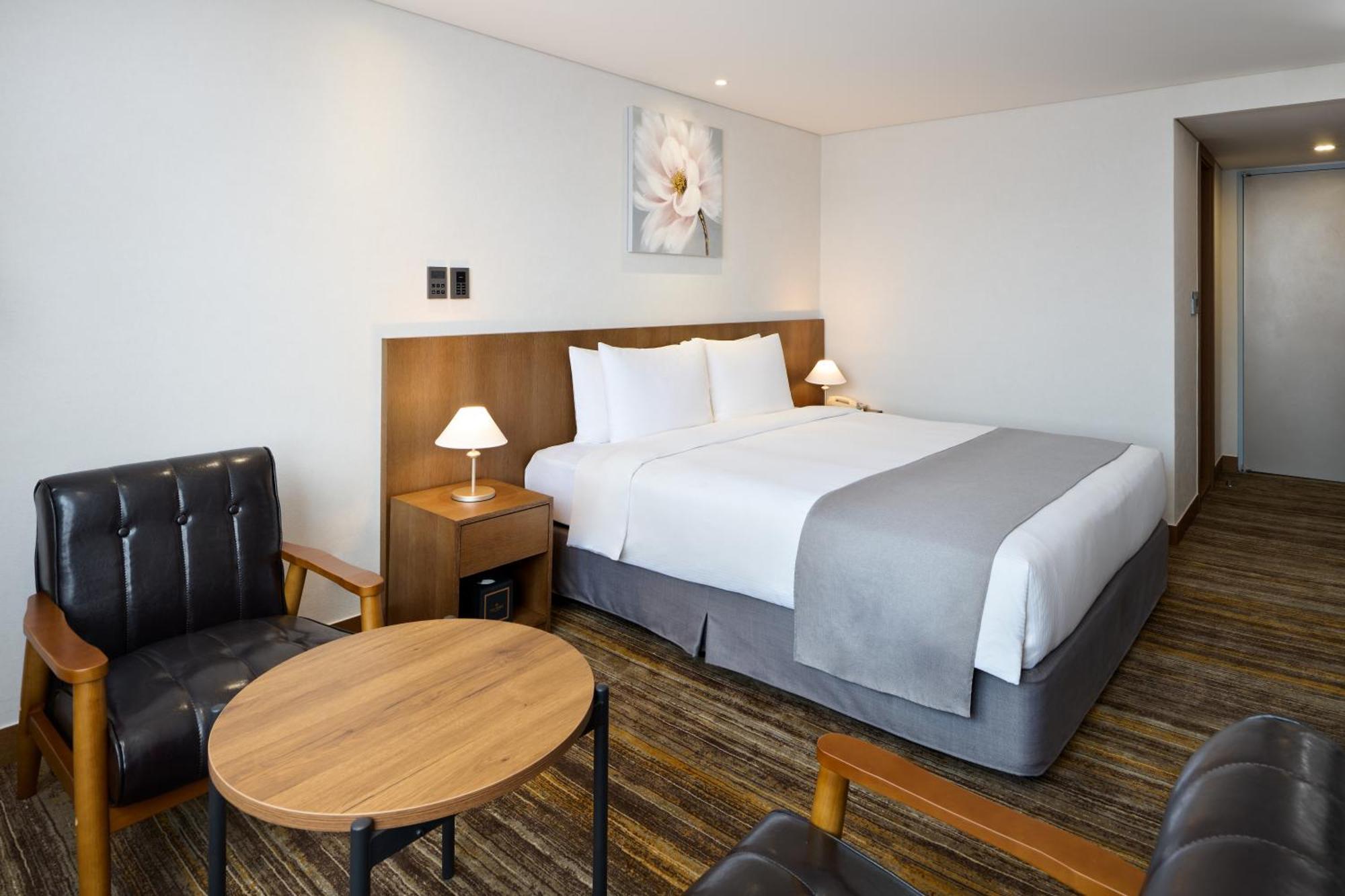 Standard King Room