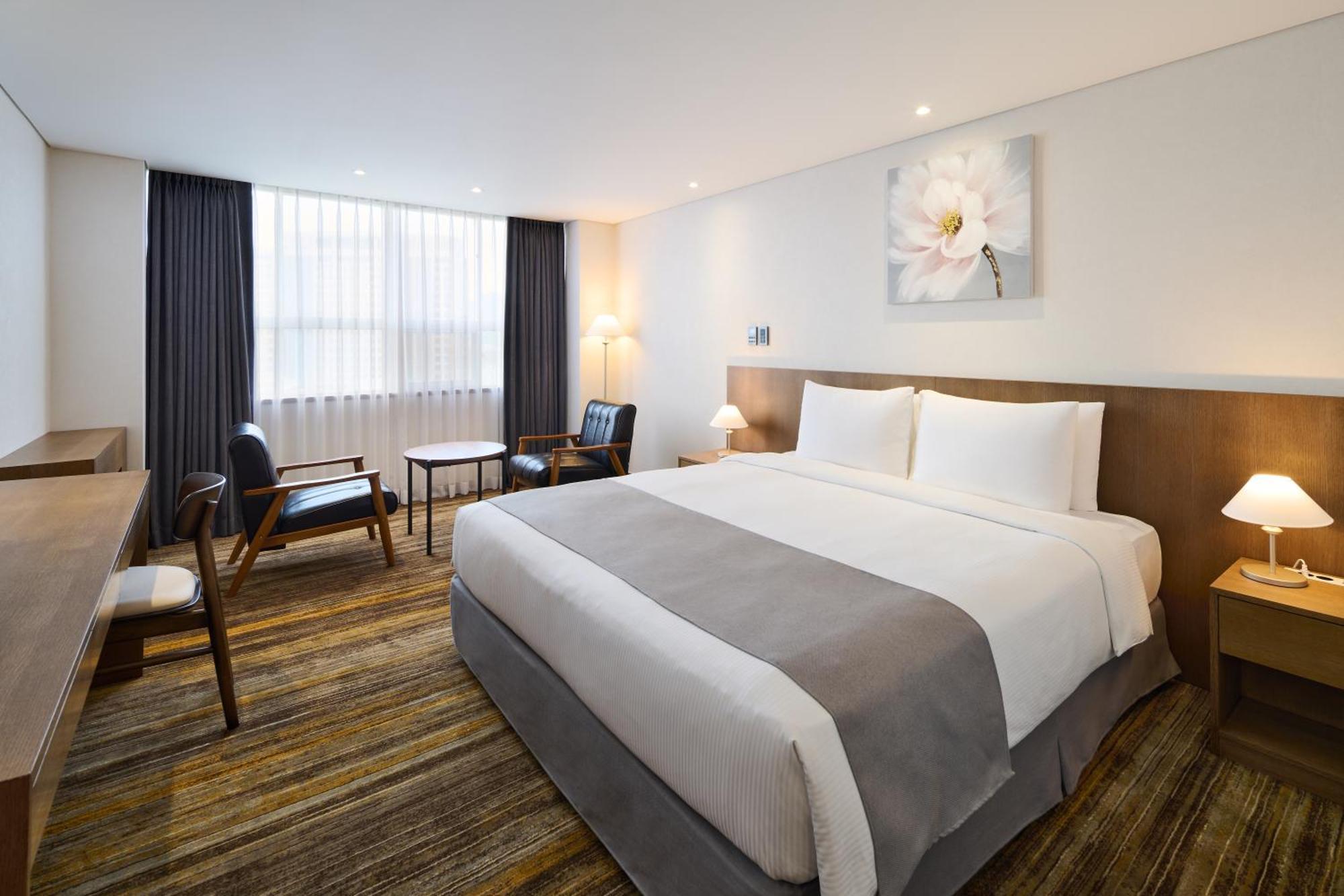 Standard King Room