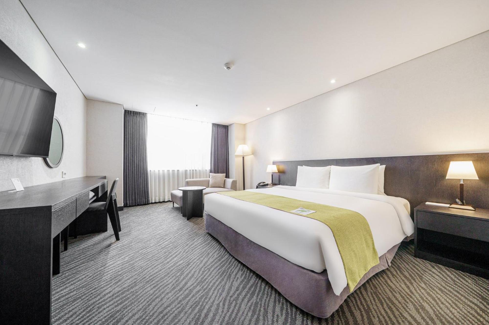 Standard King Room