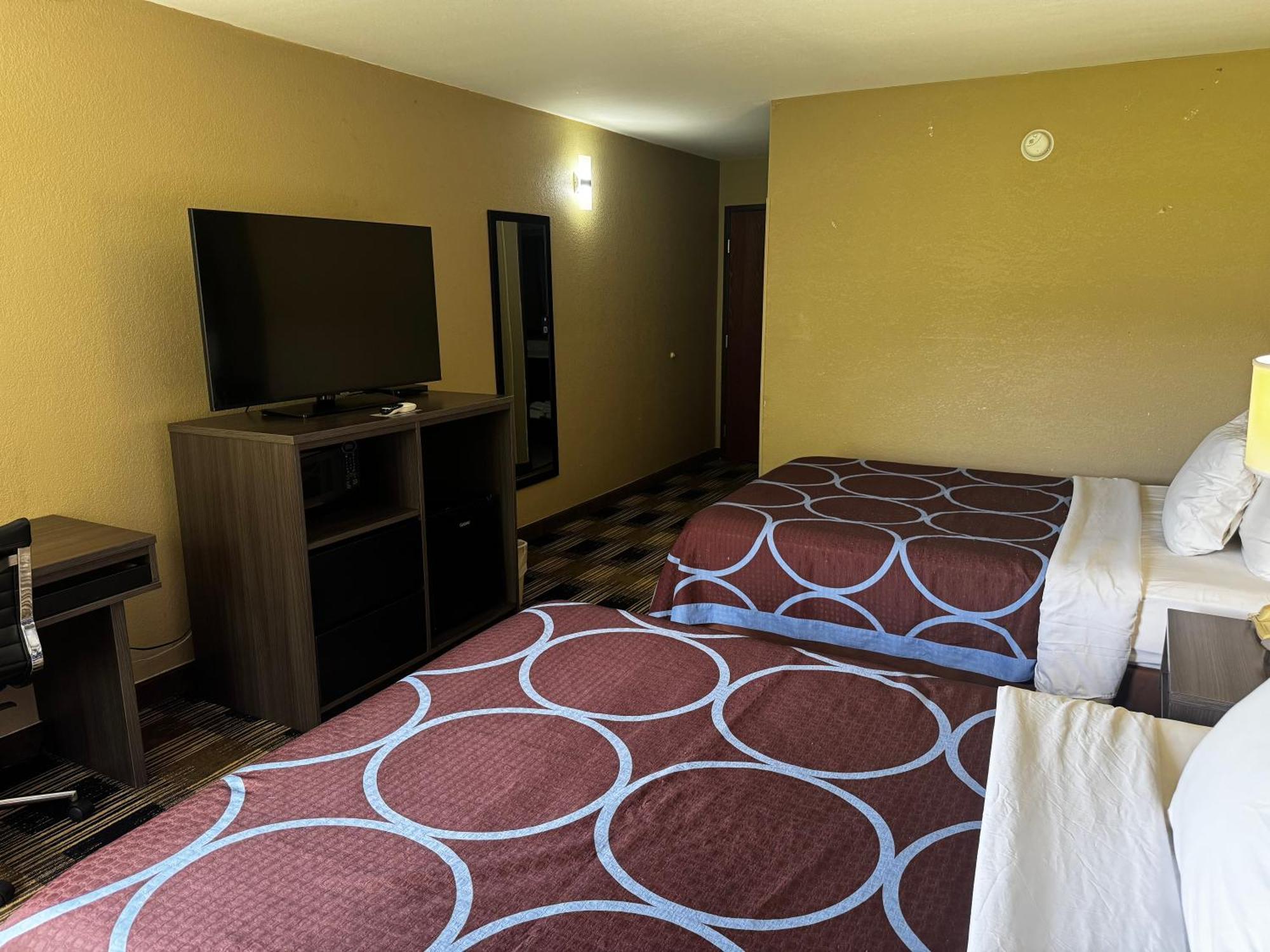 Queen Room Two Queen Beds Non-Smoking
