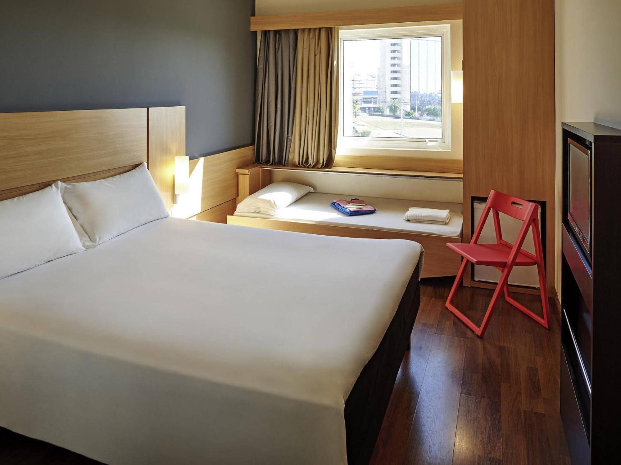 Standard Queen Apartment Extra Bed
