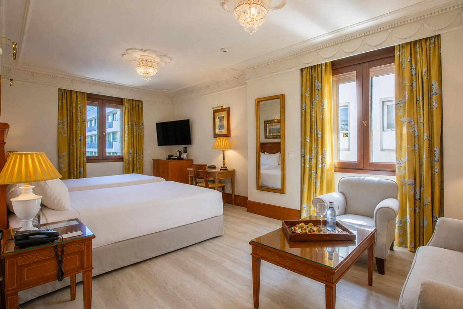 Deluxe Double or Twin Room City View