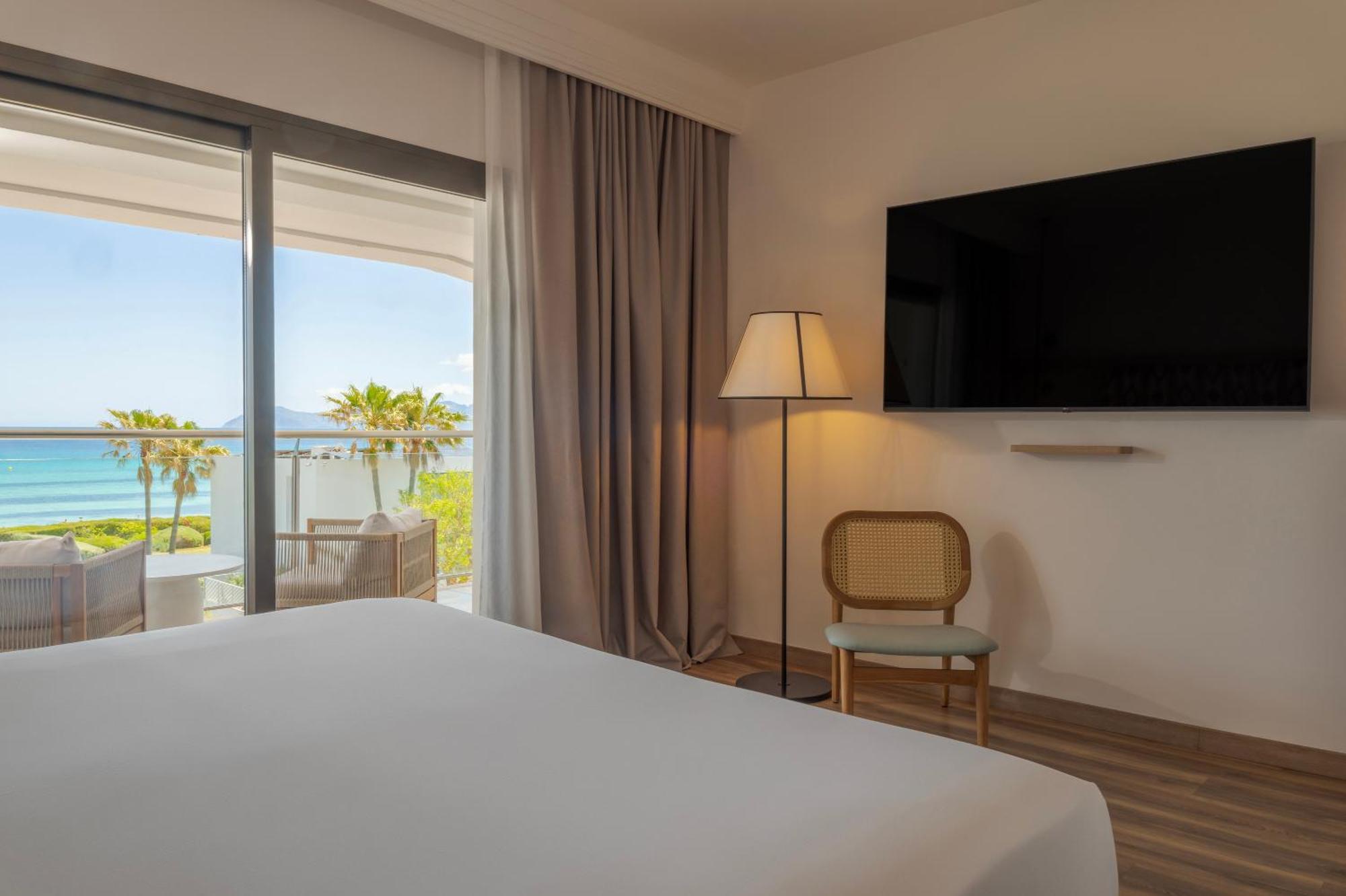 1 Bedroom Suite Sea Front View